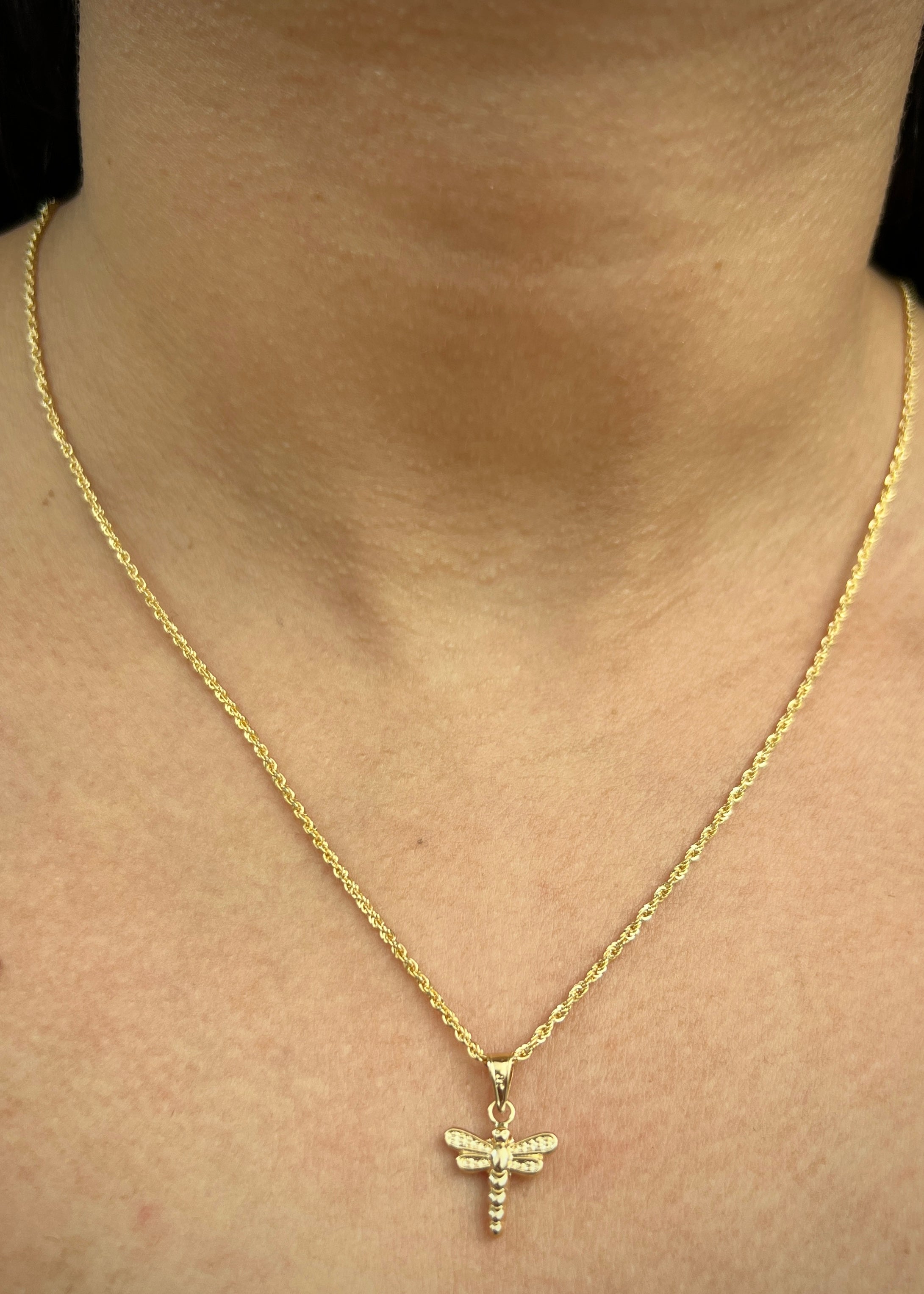 Dije libelula 0.55gr / Largo 1.8cm / Oro Amarillo Nac M