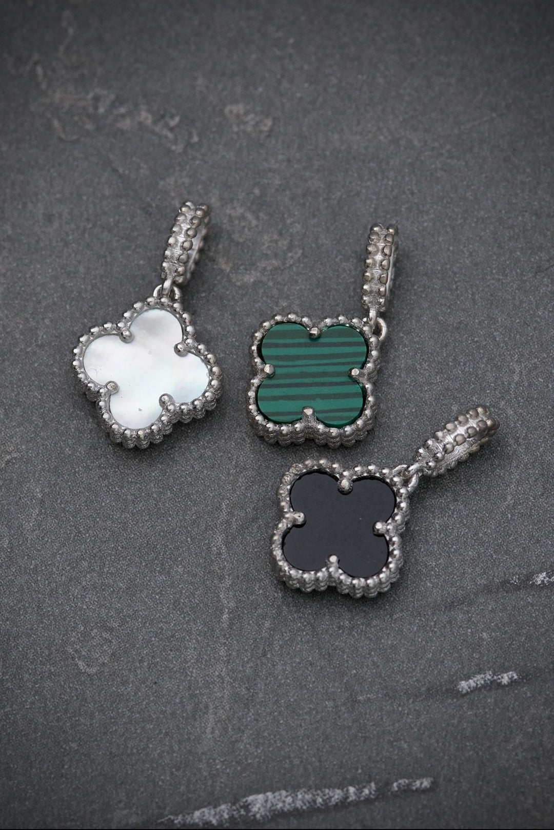 Dije lucky clover 1gr / 1.5cm — Oro Blanco