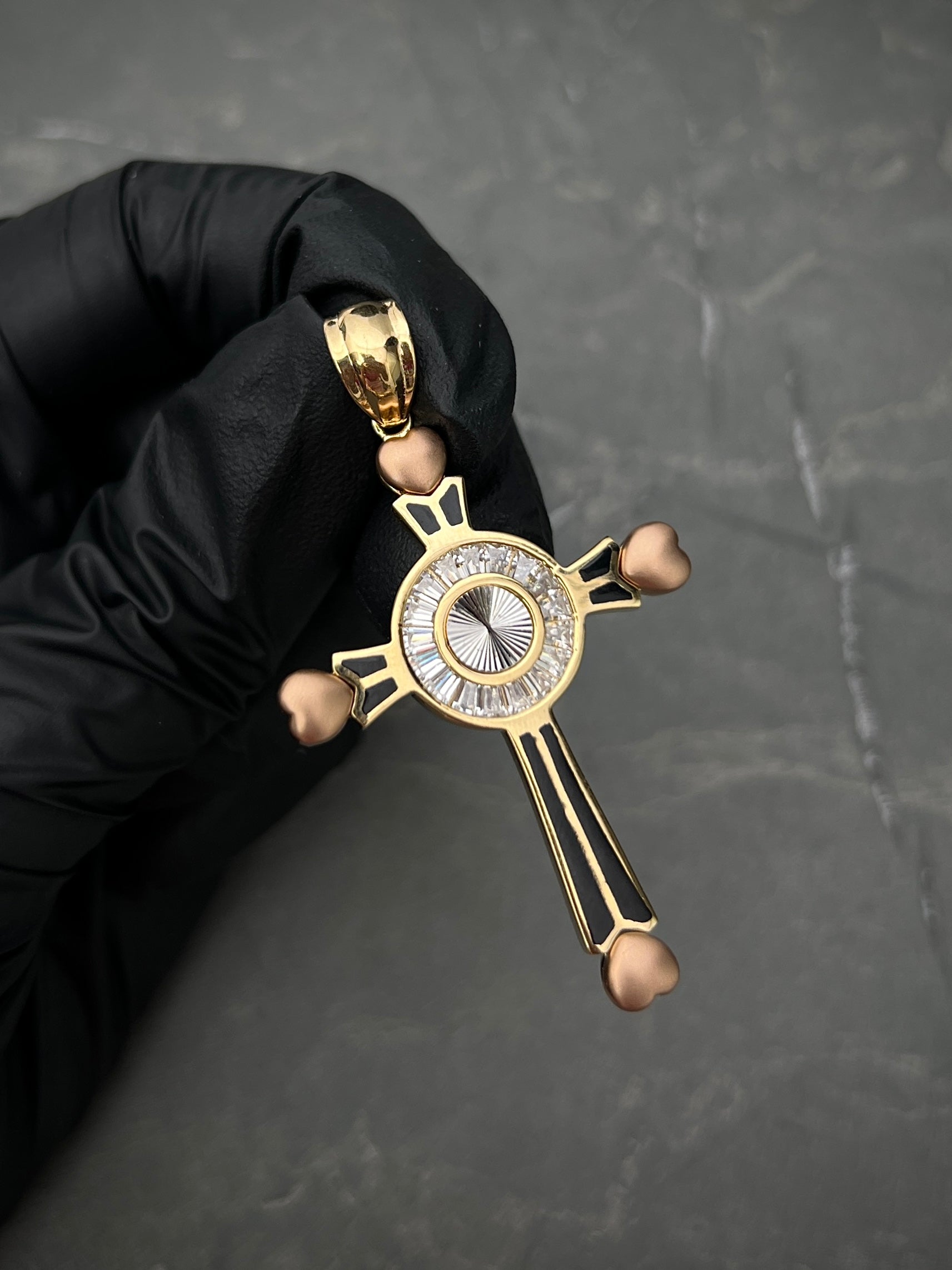 Dije Cruz Con Swarovski BLAnco 8.55gr / Largo 5.3cm /Tres  Oros italy +3 M