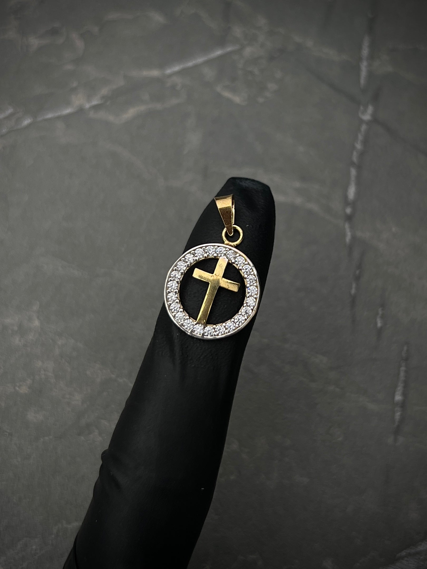 Dije Medalla Cruz Con Swarovski Blanco 1.4gr / Largo 2.2cm / Oro Amarillo italy +3 M