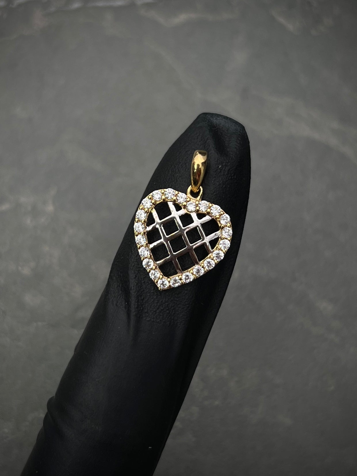 Dije Corazon Con Swarovski BlanCo 1.25gr / Largo 2.0cm / Dos Oros italy +3 M