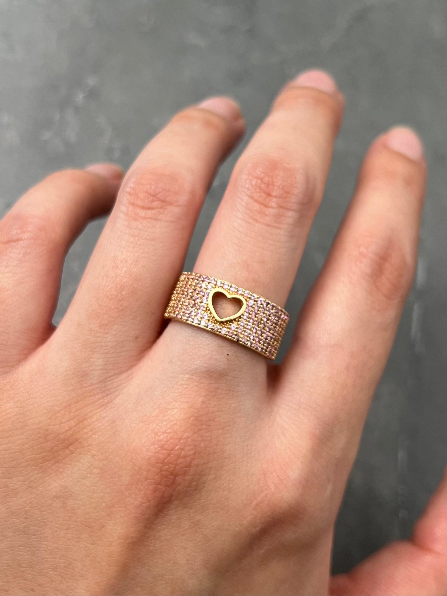 Anillo corazon con swarovski rosado 5gr / Talla 6 1/4 / Oro Amarillo Nac B