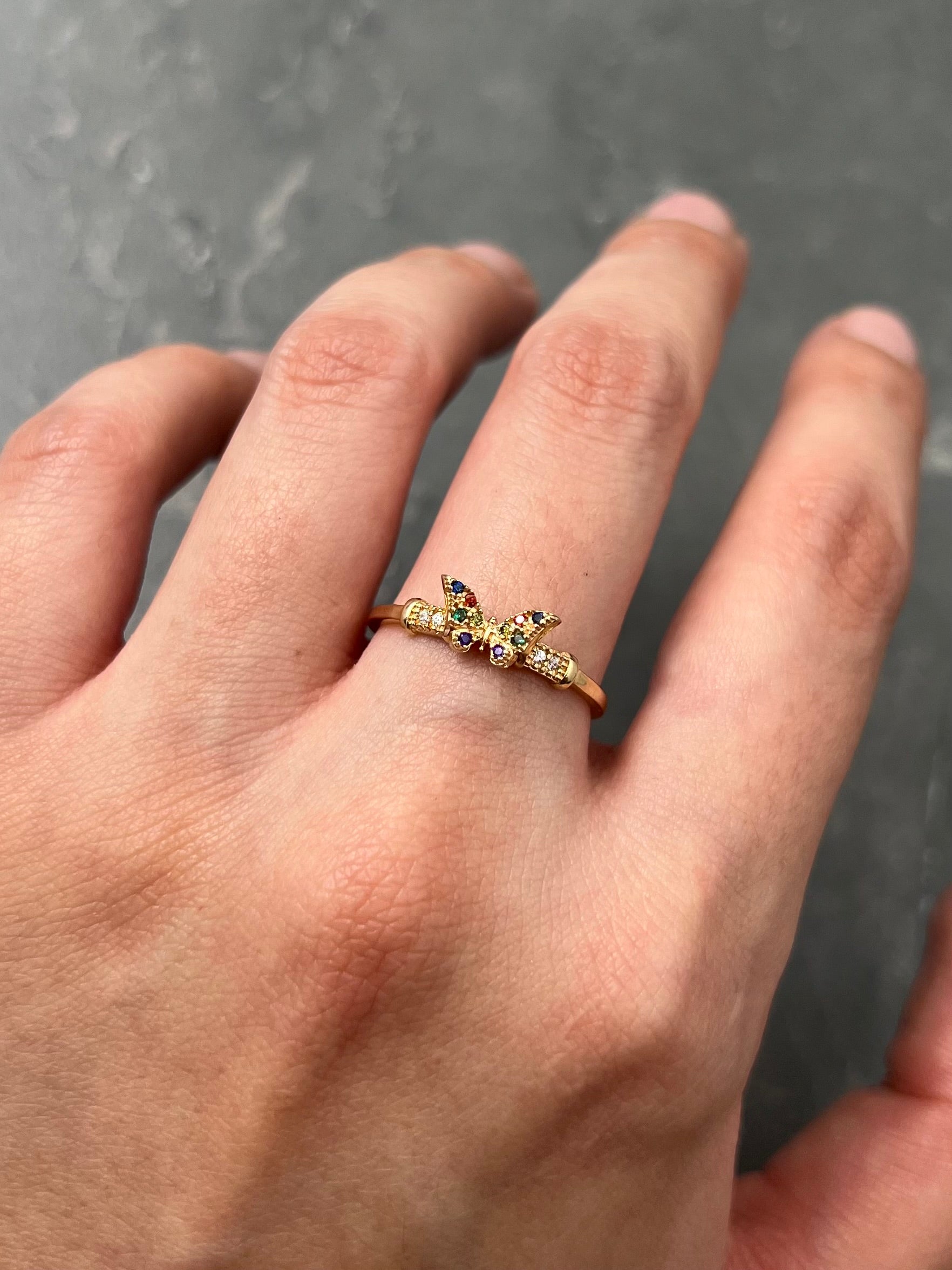 Anillo mariposa con swarovski multicolor 1.8gr / Talla 7 1/ 4 / Oro Amarillo Nac B