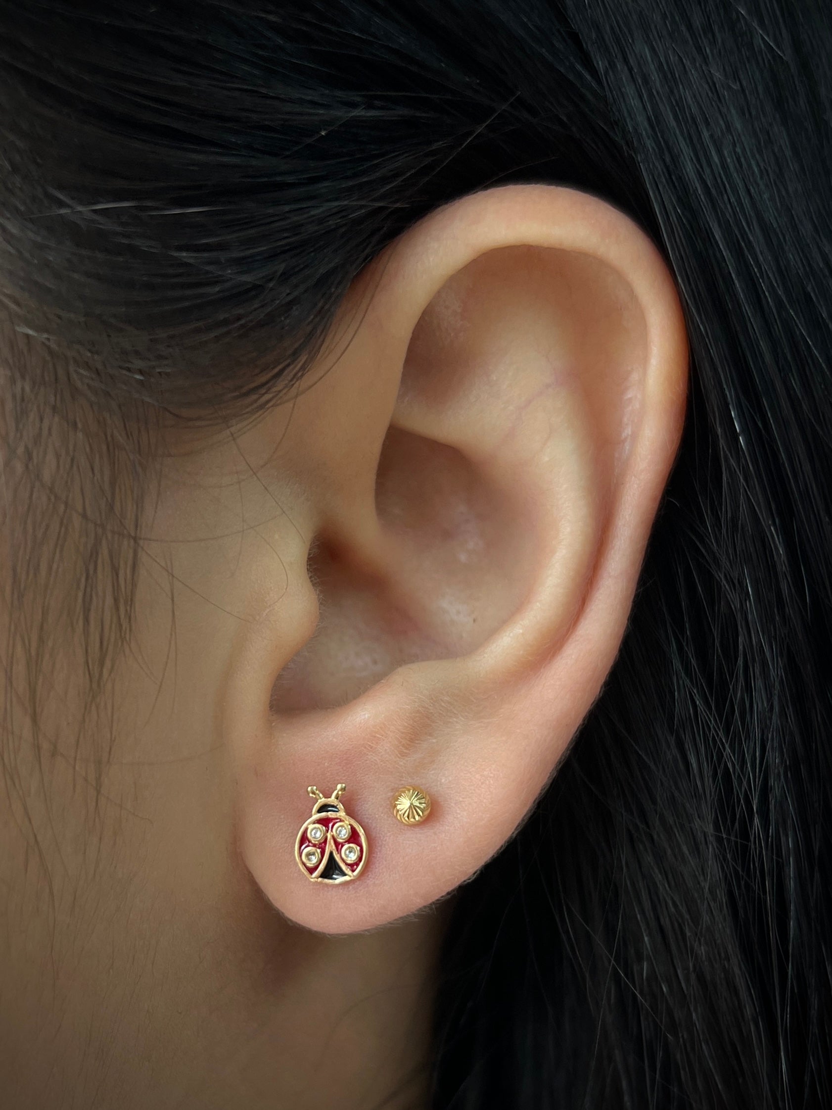 Topos mariquita 0.95gr / Largo 0.7cm / Oro Amarillo Nac M