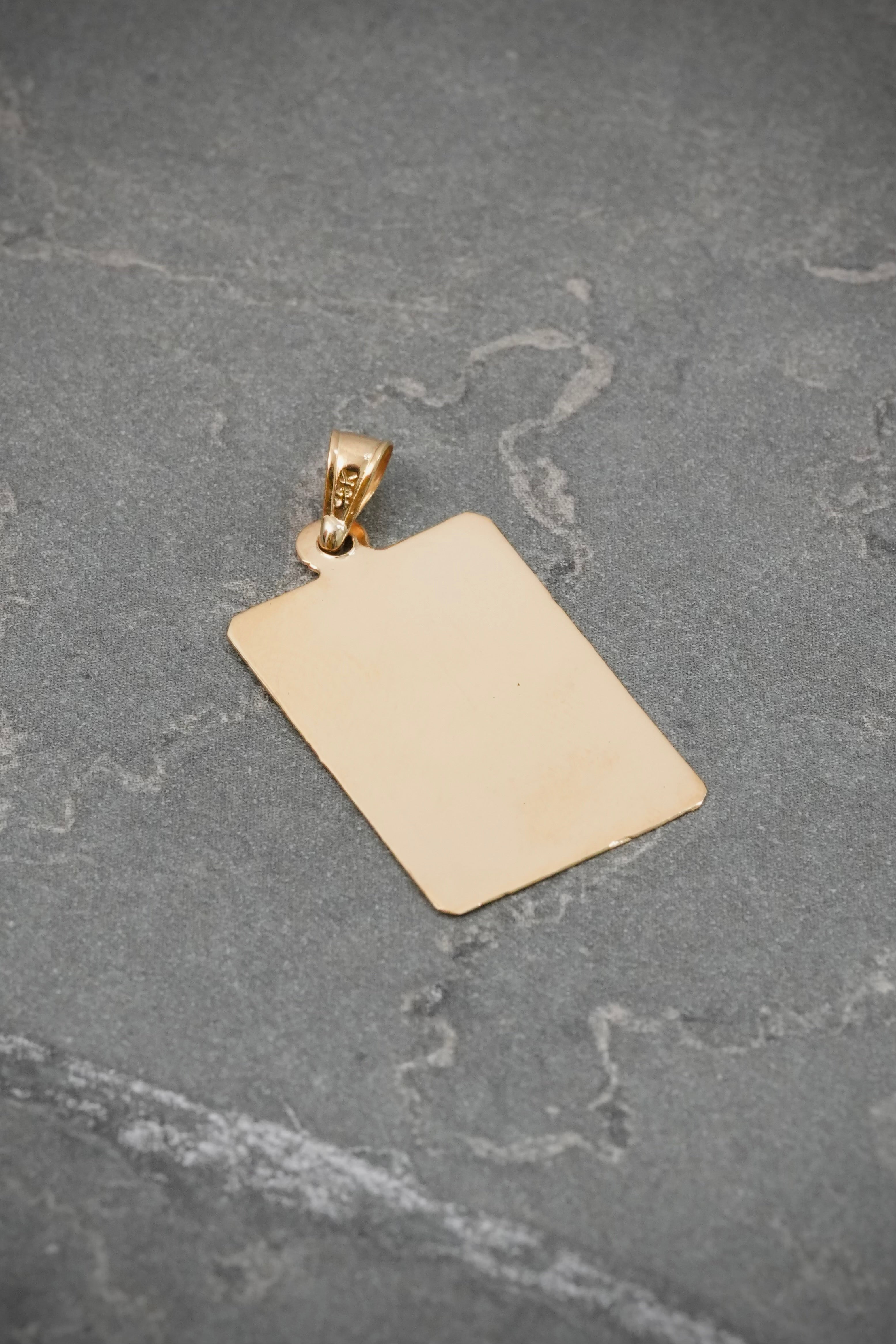 Dije Placa Lisa 1.1gr / 2.7cm / 14mm — Oro Amarillo