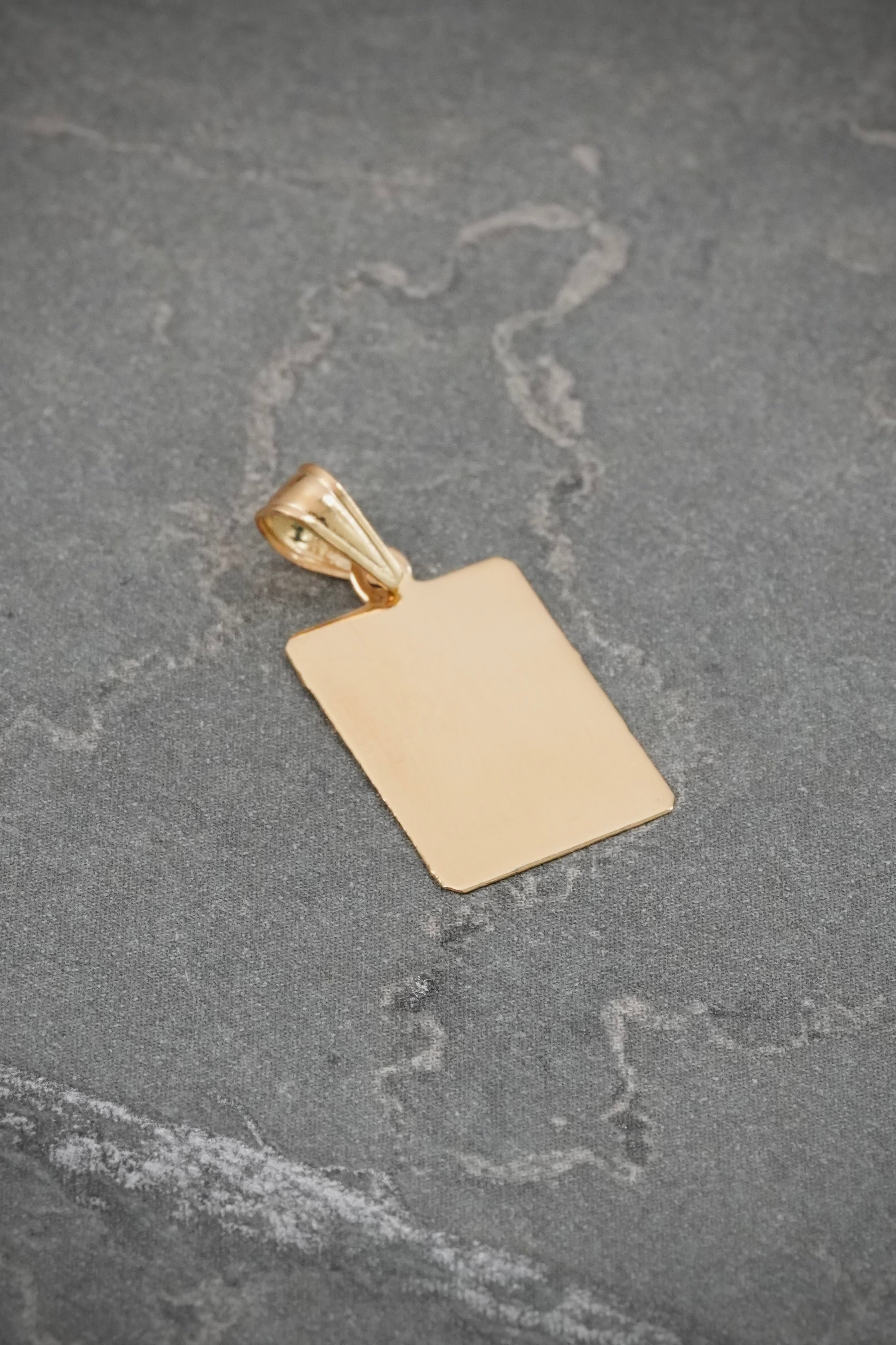 Dije Placa Lisa 0.6gr / 2cm / 10mm — Oro Amarillo