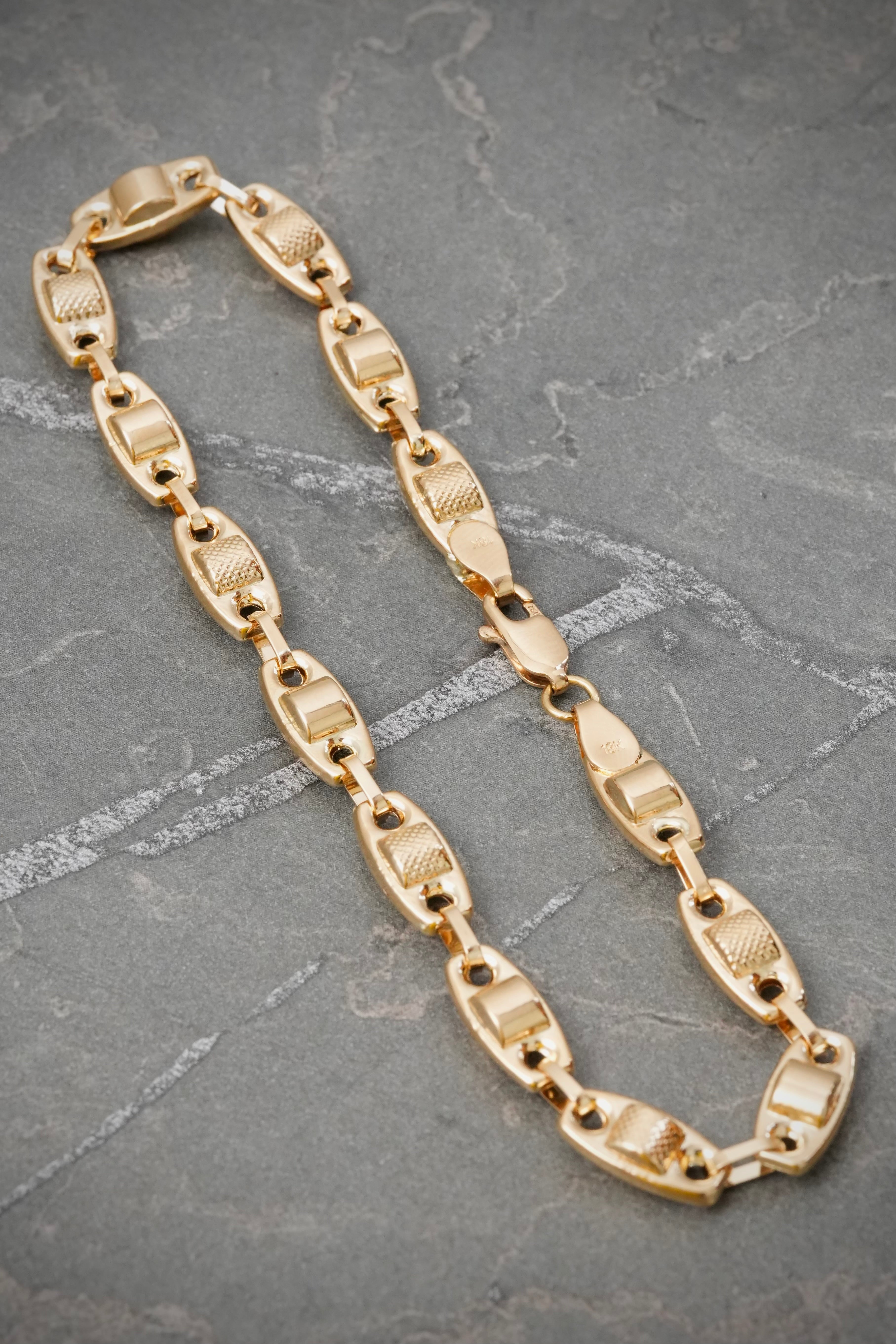 Pulso Rustico 6.15gr / 22cm / 5.7mm — Oro Amarillo