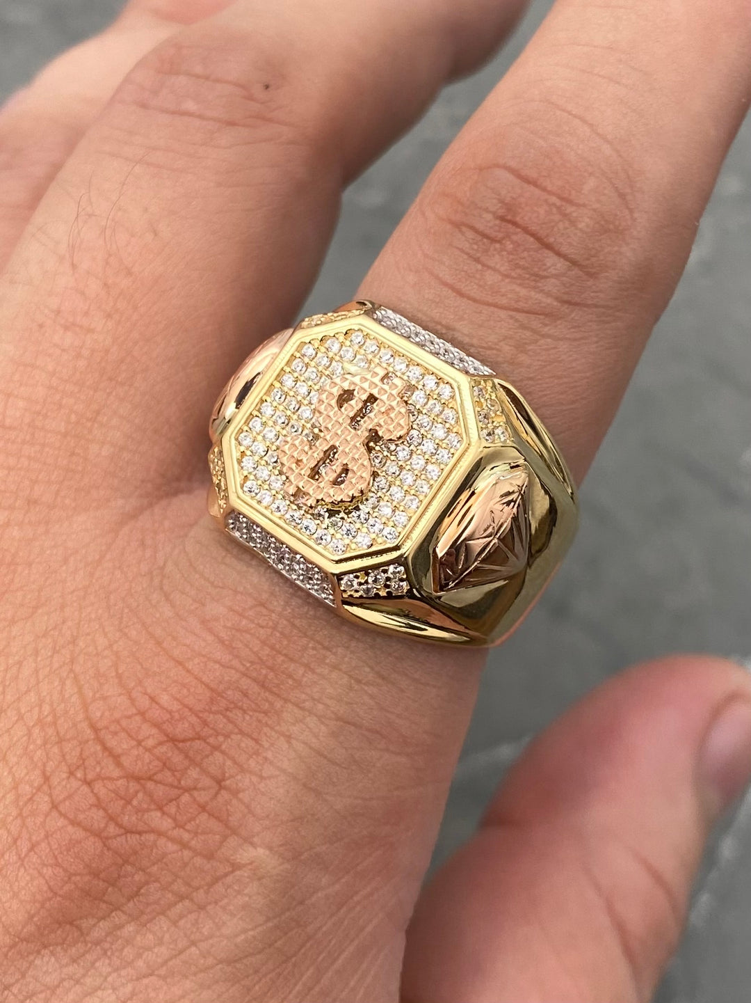 Anillo Signo Peso con Swarovski Blanco 11.1gr / Talla 10 1/2 — Dos Oros