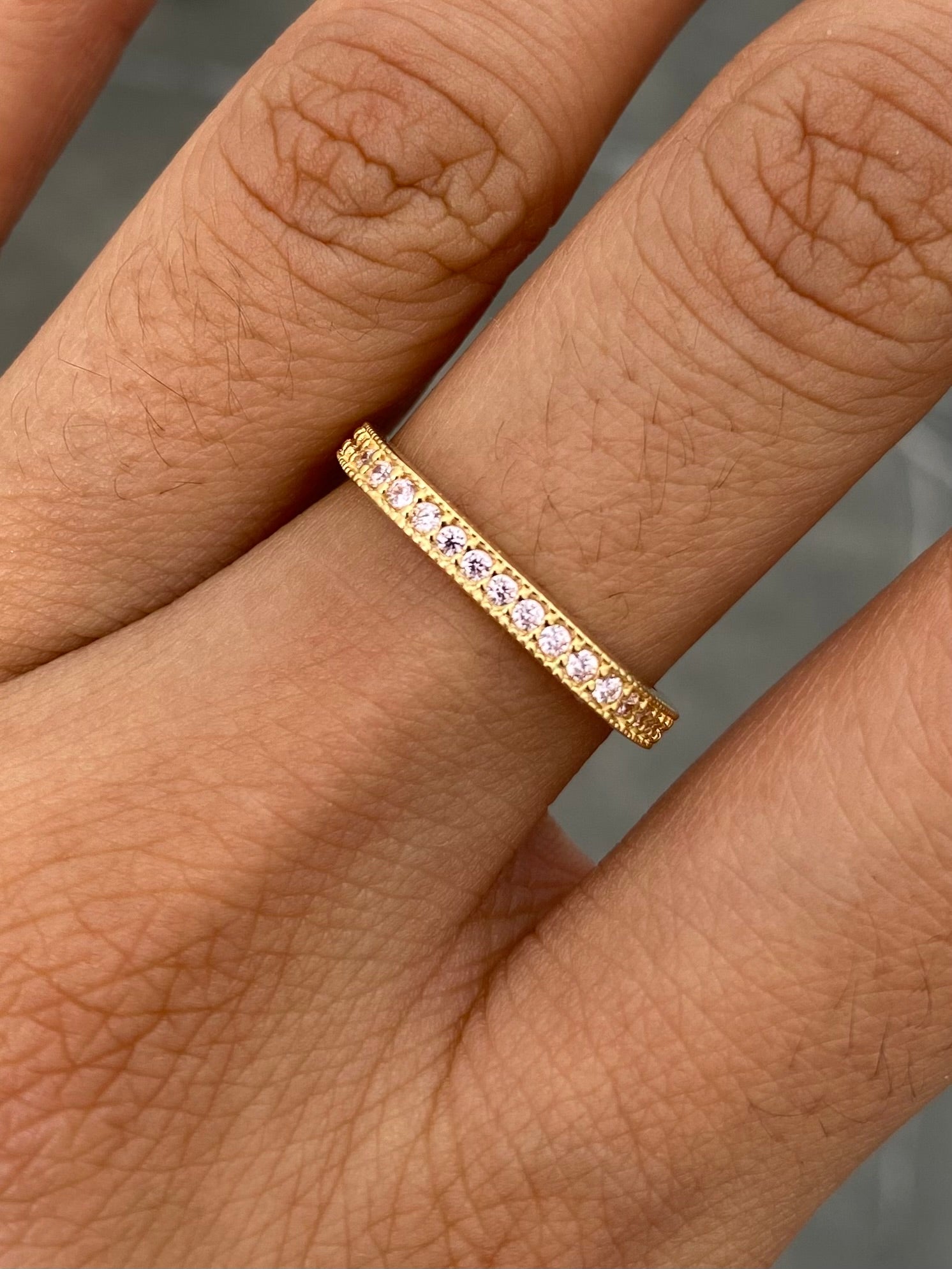 Anillo con Swarovski Rosado 2.35gr / Talla 6 — Oro Amarillo