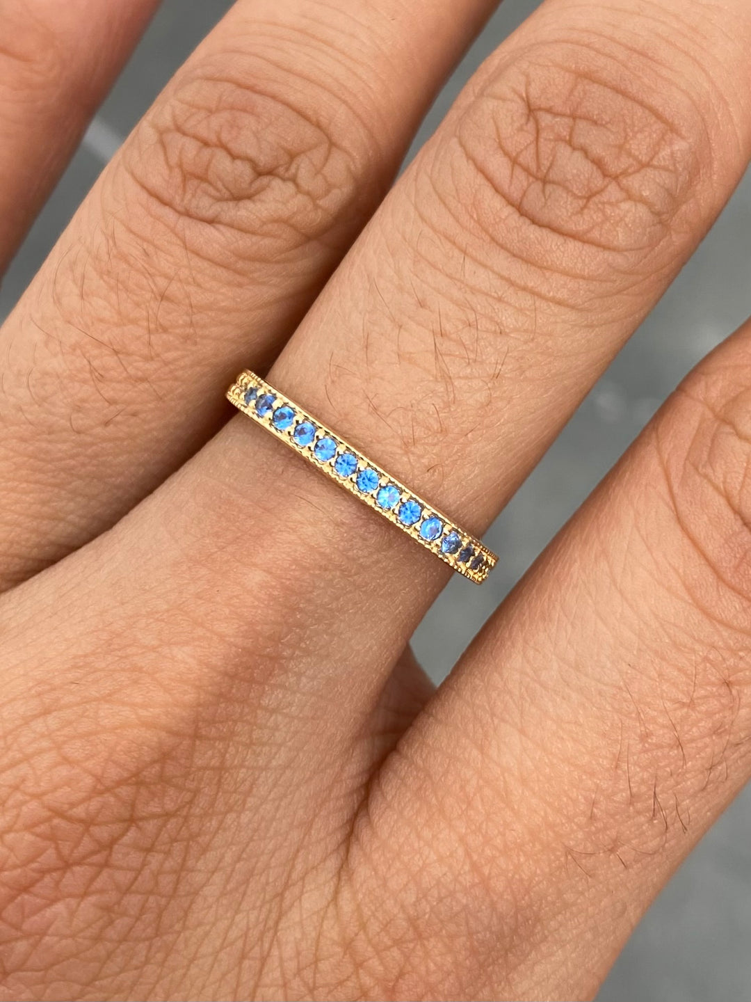 Anillo con Swarovski Azul 2.3gr / Talla 6 — Oro Amarillo