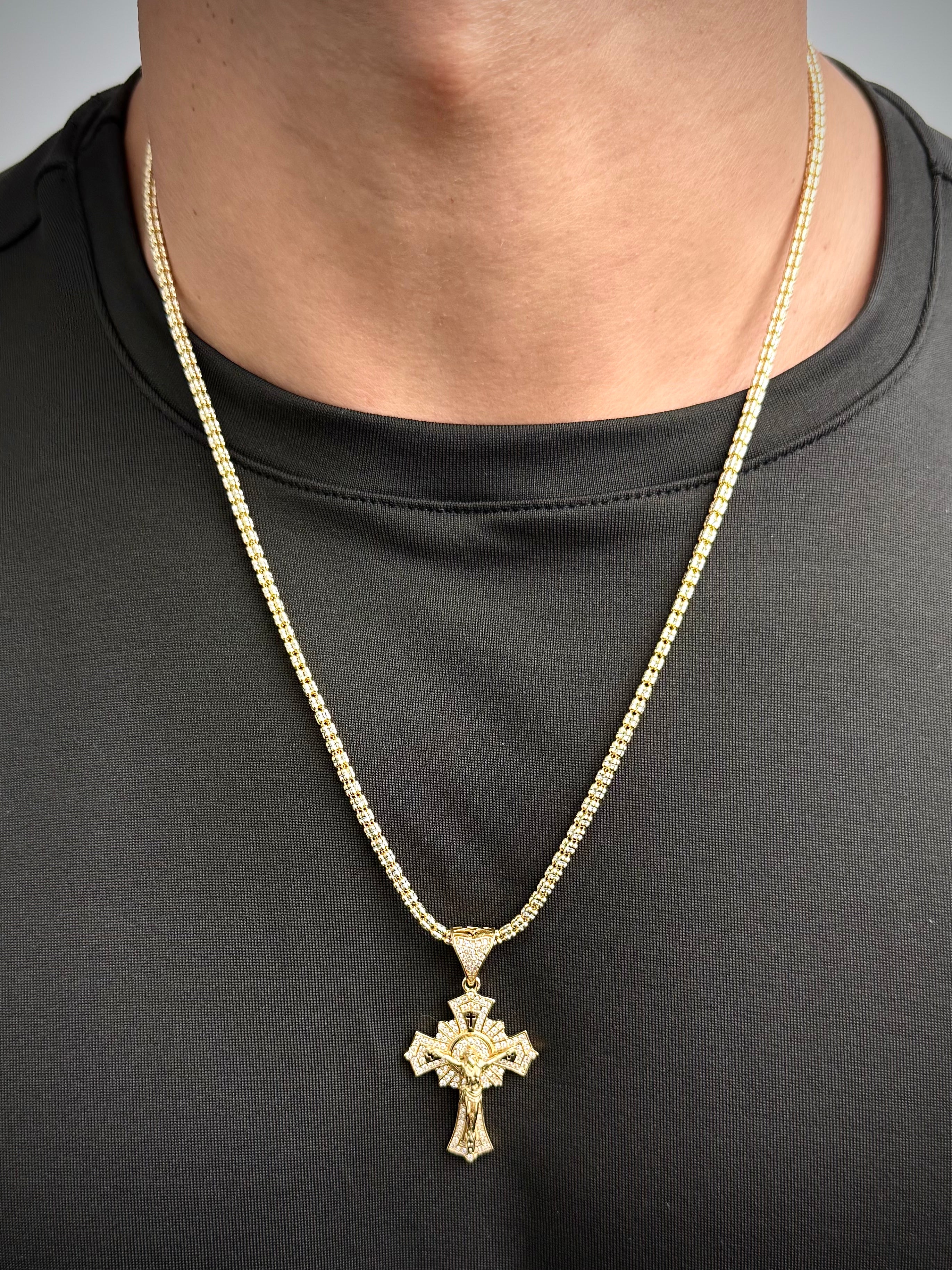 Dije Cristo con Swarovski Blanco 7.05gr / 4.5cm / 25mm — Oro Amarillo
