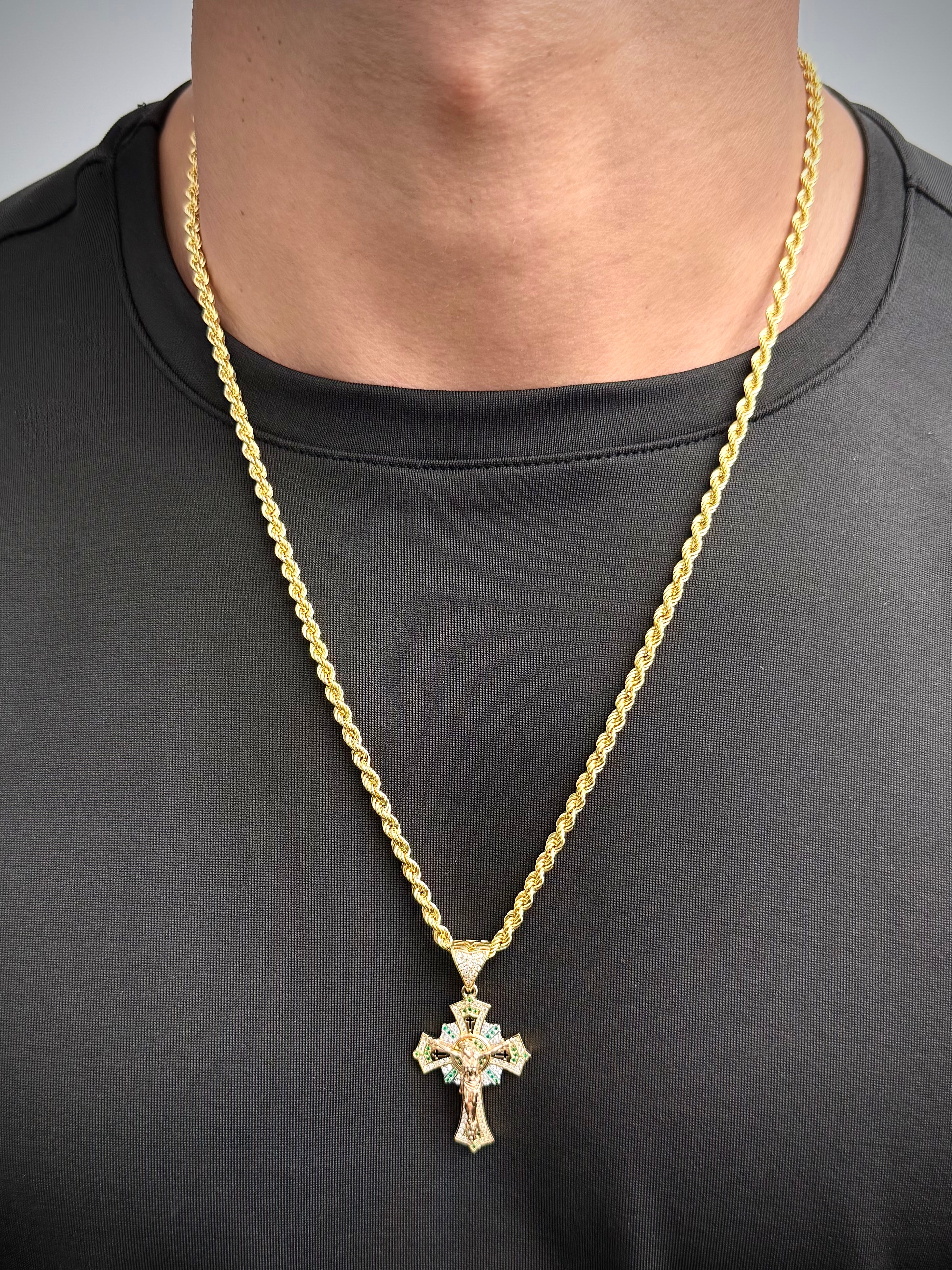 Dije Cruz con Cristo y Swarovski 6.9gr / 4.5cm / 25.6mm — Dos Oros