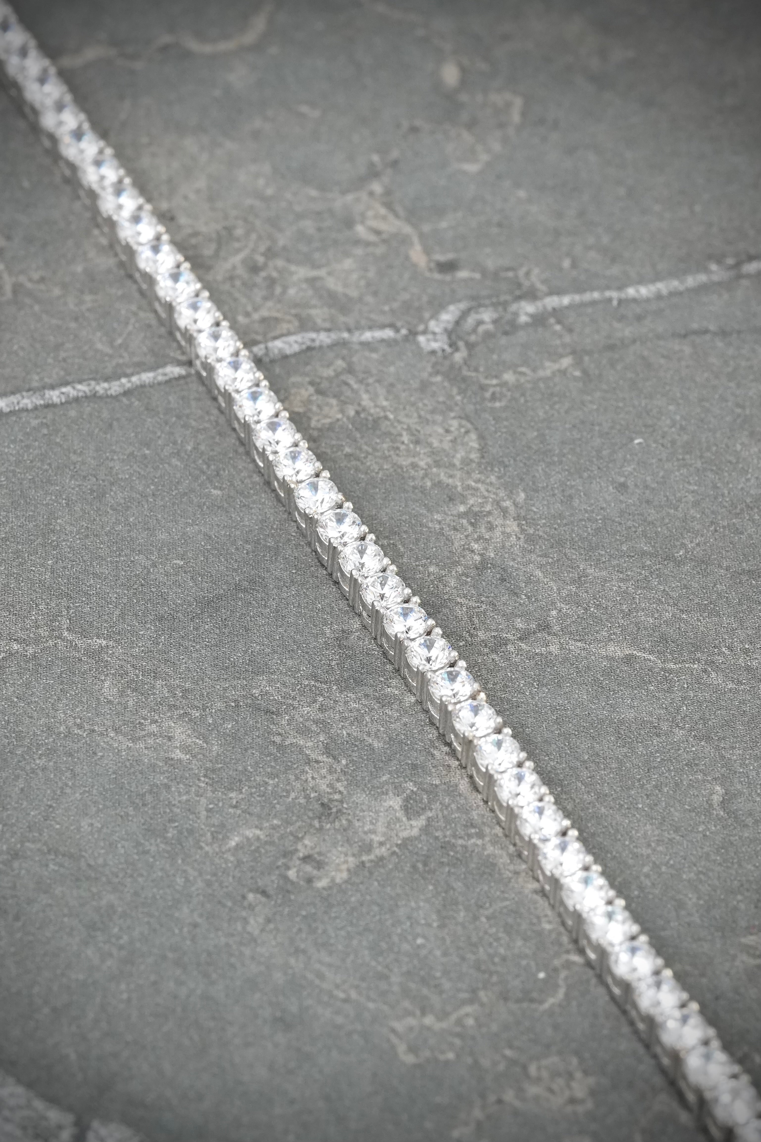 Tobillera tenis con swarovski blanco 13.6gr / Largo 23cm / Oro Blanco Nac B