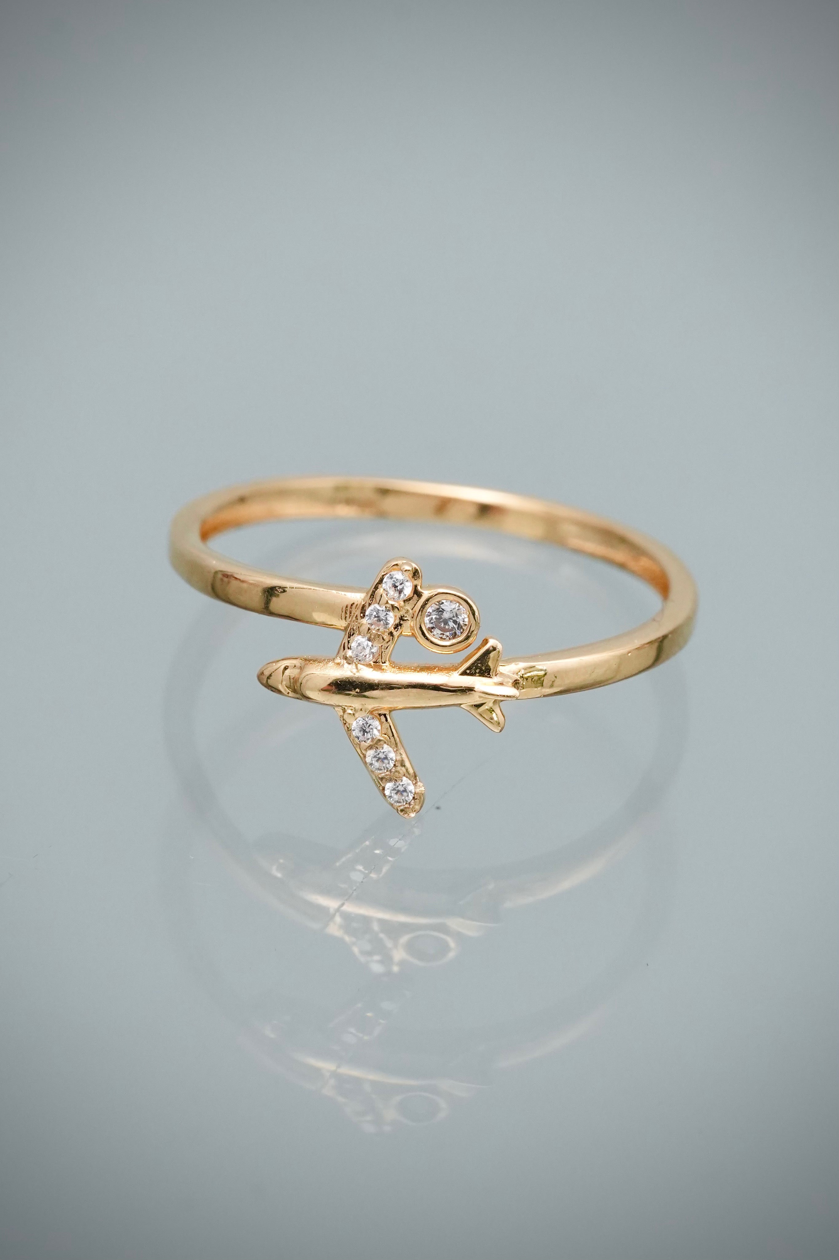 Anillo Avion con Swarovski Blanco 1.4gr / Talla 6 1/2 — Oro Amarillo
