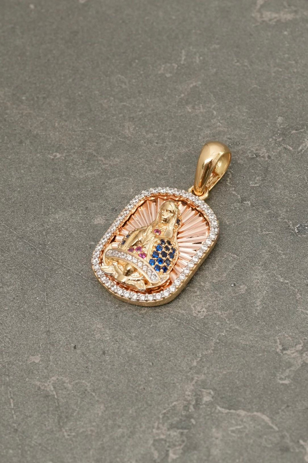 Dije virgen de guadalupe con swarovski 4.65gr / Largo 3cm — Dos Oros