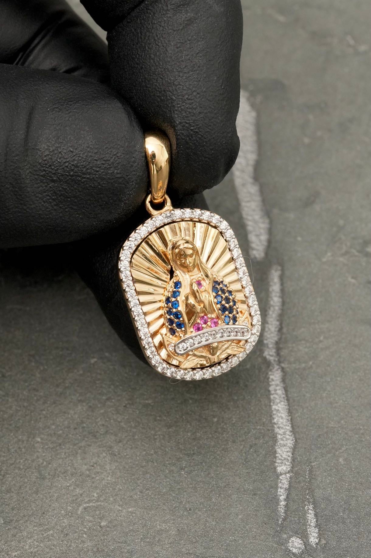 Dije virgen de guadalupe con swarovski 4.7gr / Largo 3cm / Oro Amarillo Nac B