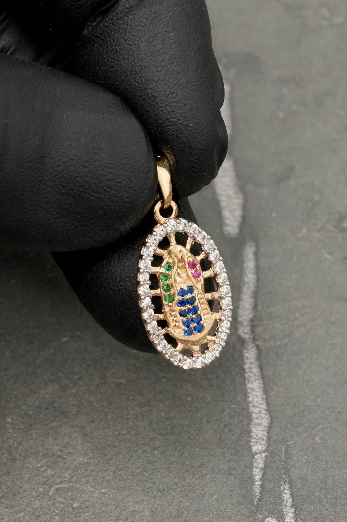 Dije virgen de guadalupe swarovski multicolor 1.55gr / Largo 2.5cm — Oro Amarillo