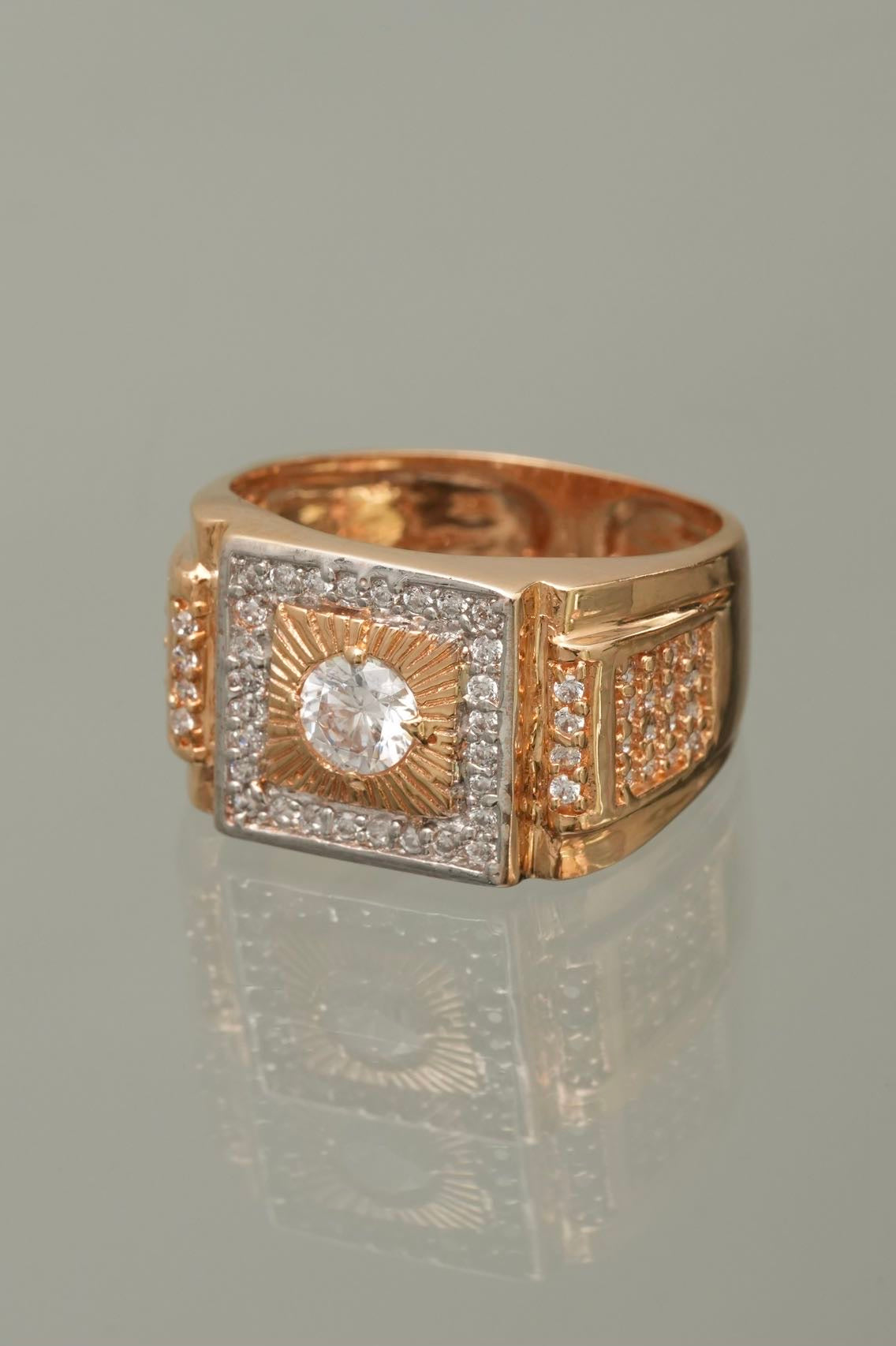 Anillo con swarovski blanco 6.65gr / TALLA 10 1/4 / Oro Amarillo Nac B