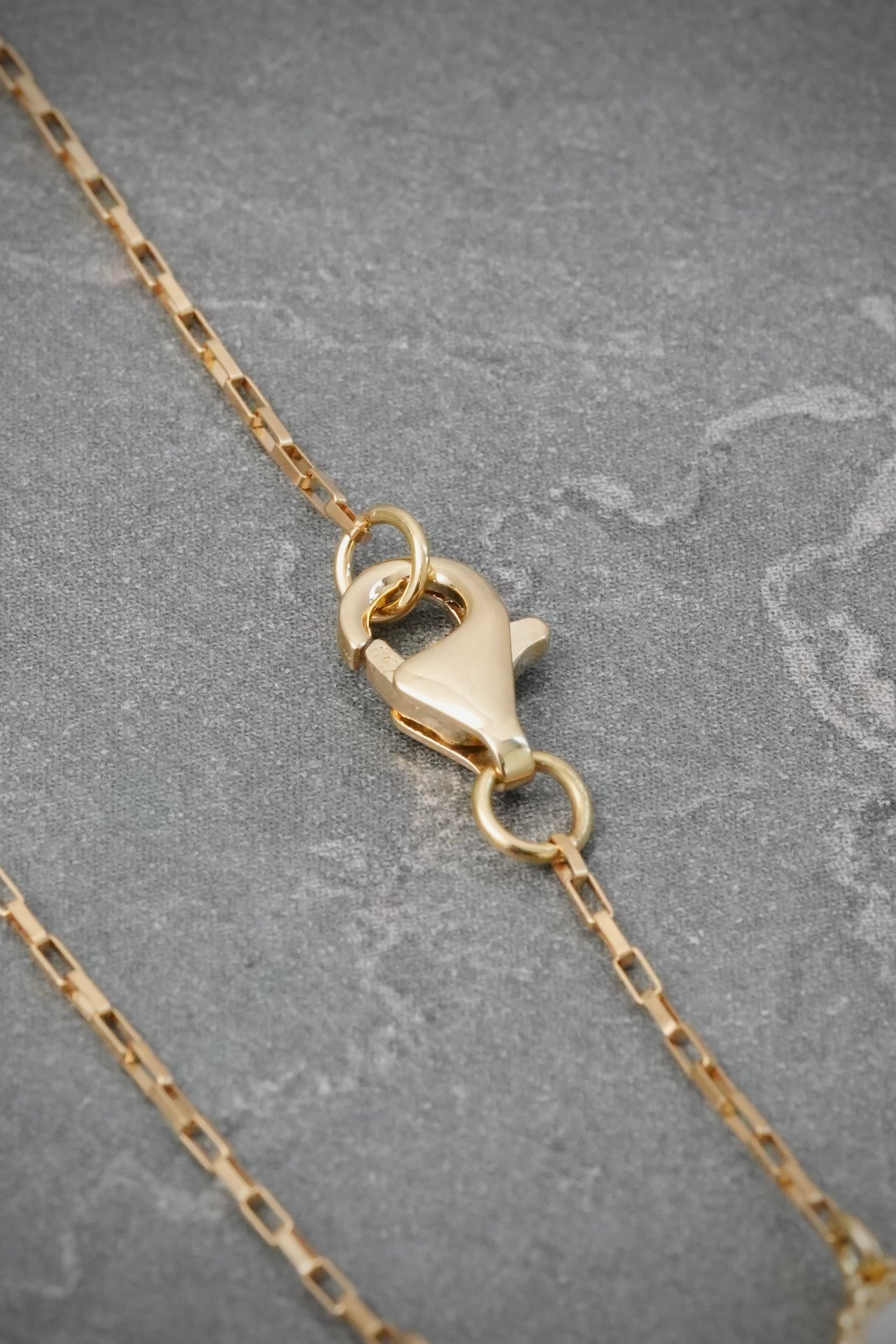 Pulso Lucky Clover Piedra Blanca 4.2gr / 18.5cm / 9.8mm — Oro Amarillo