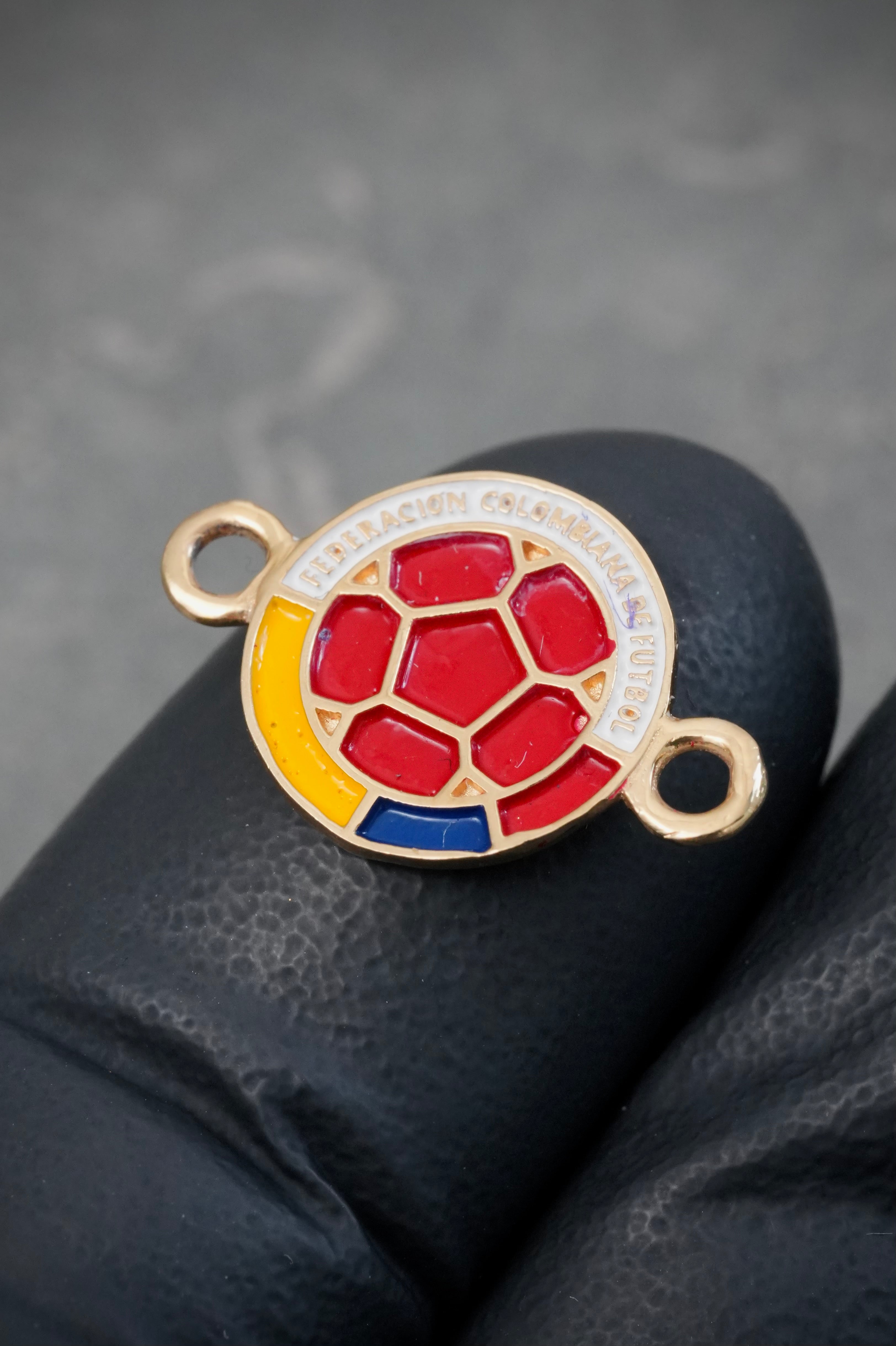 Herraje Selección Colombia 1.05gr / 1.8cm / 11.9mm — Oro Amarillo