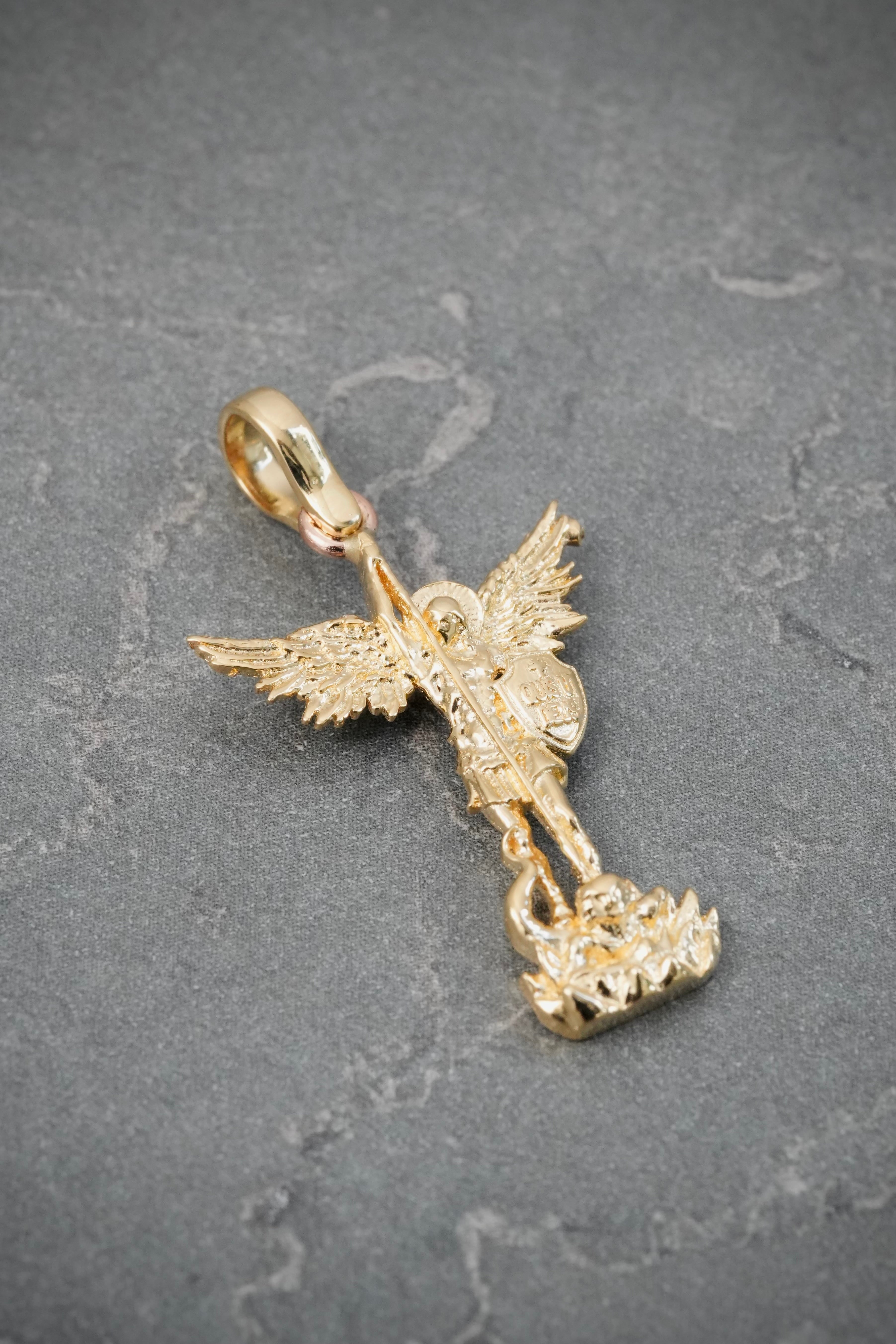 Dije Arcangel San Miguel 1.75gr / 3.1cm / 17.1mm — Oro Amarillo