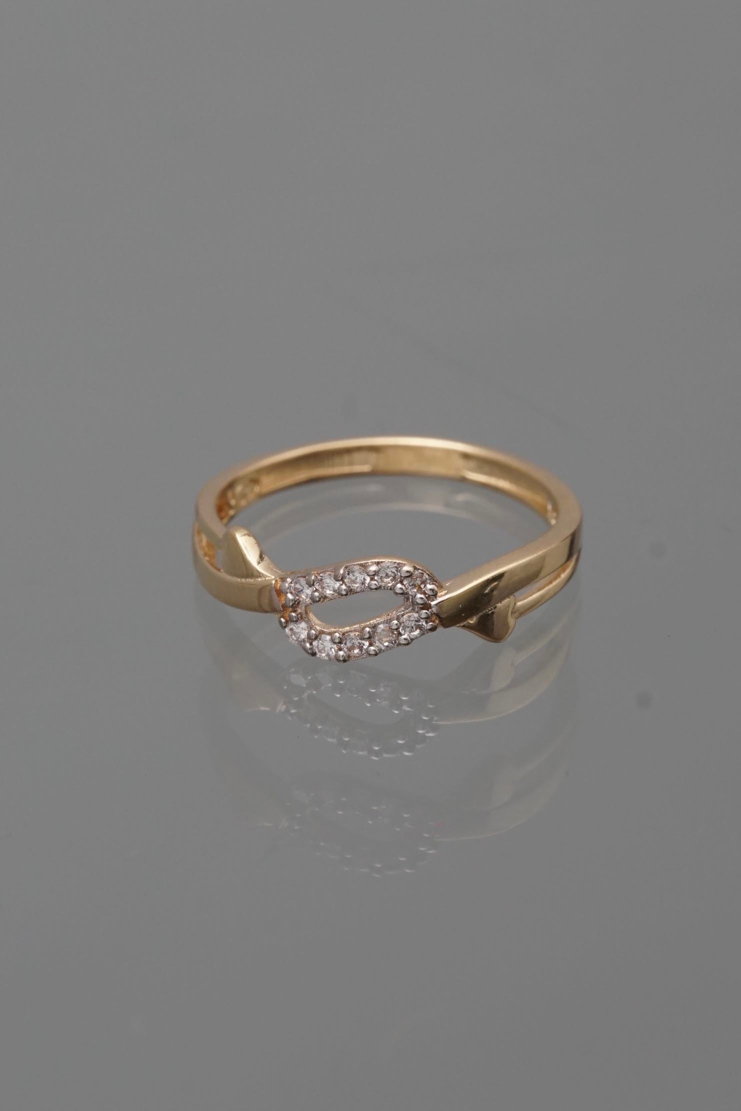 Anillo con swarovski blanco 1.7gr / Talla 5 3/4 / Oro Amarillo Nac*