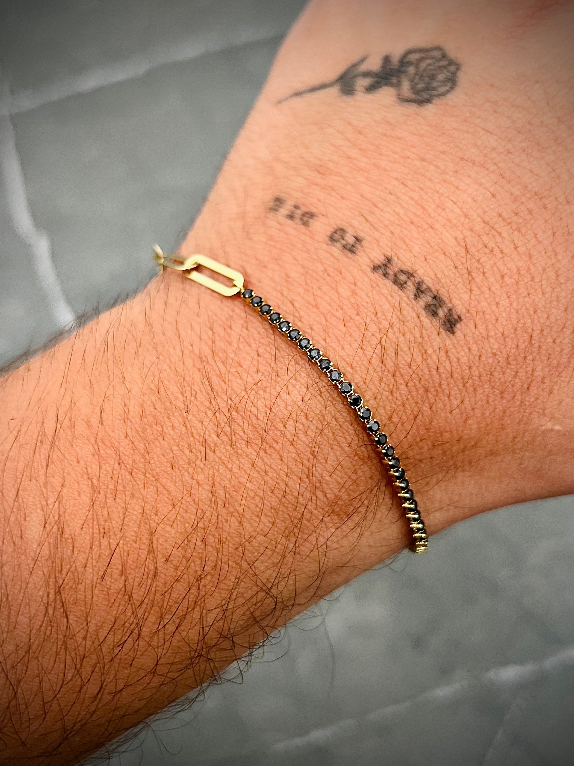 Pulso tenis con swarovski negro 2.6gr / Largo 18.5cm / Oro Amarillo italy +4 M