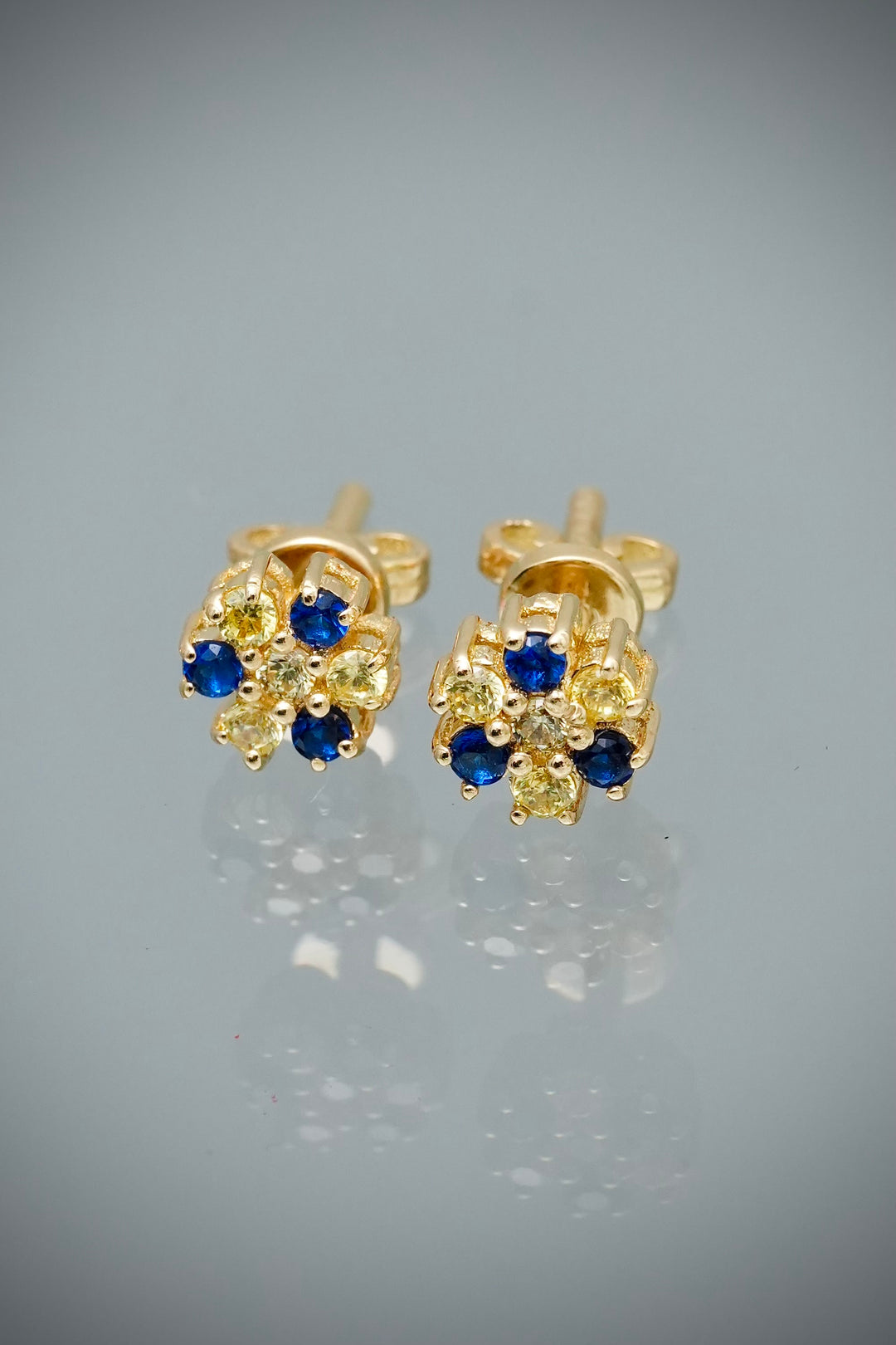 Topos flor con swarovski amarillo y azul 1.6gr / Largo 0.5cm — Oro Amarillo