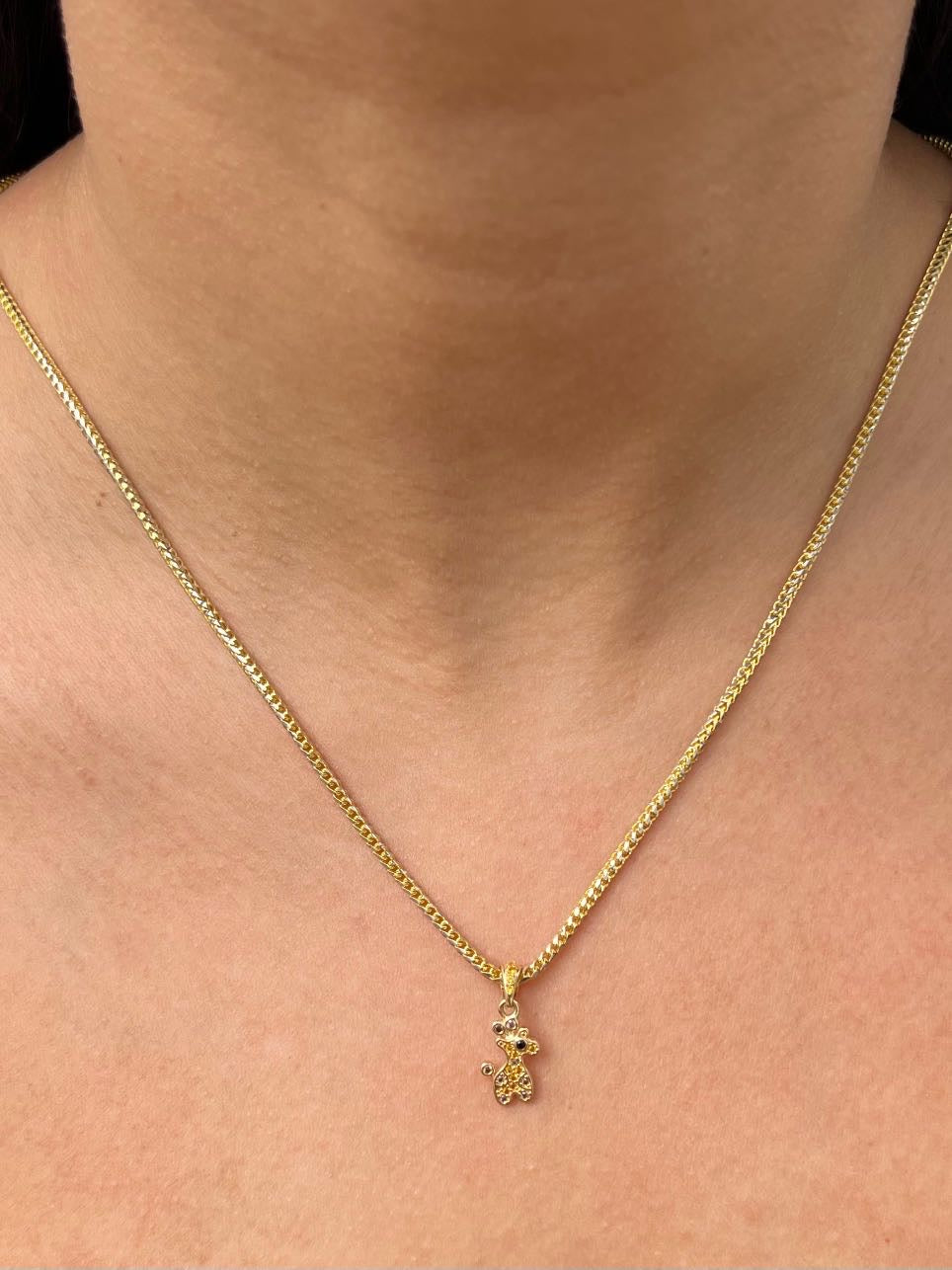 Dije jirafa con swarovski amarillo 1.1gr / Largo 1.9cm — Oro Amarillo