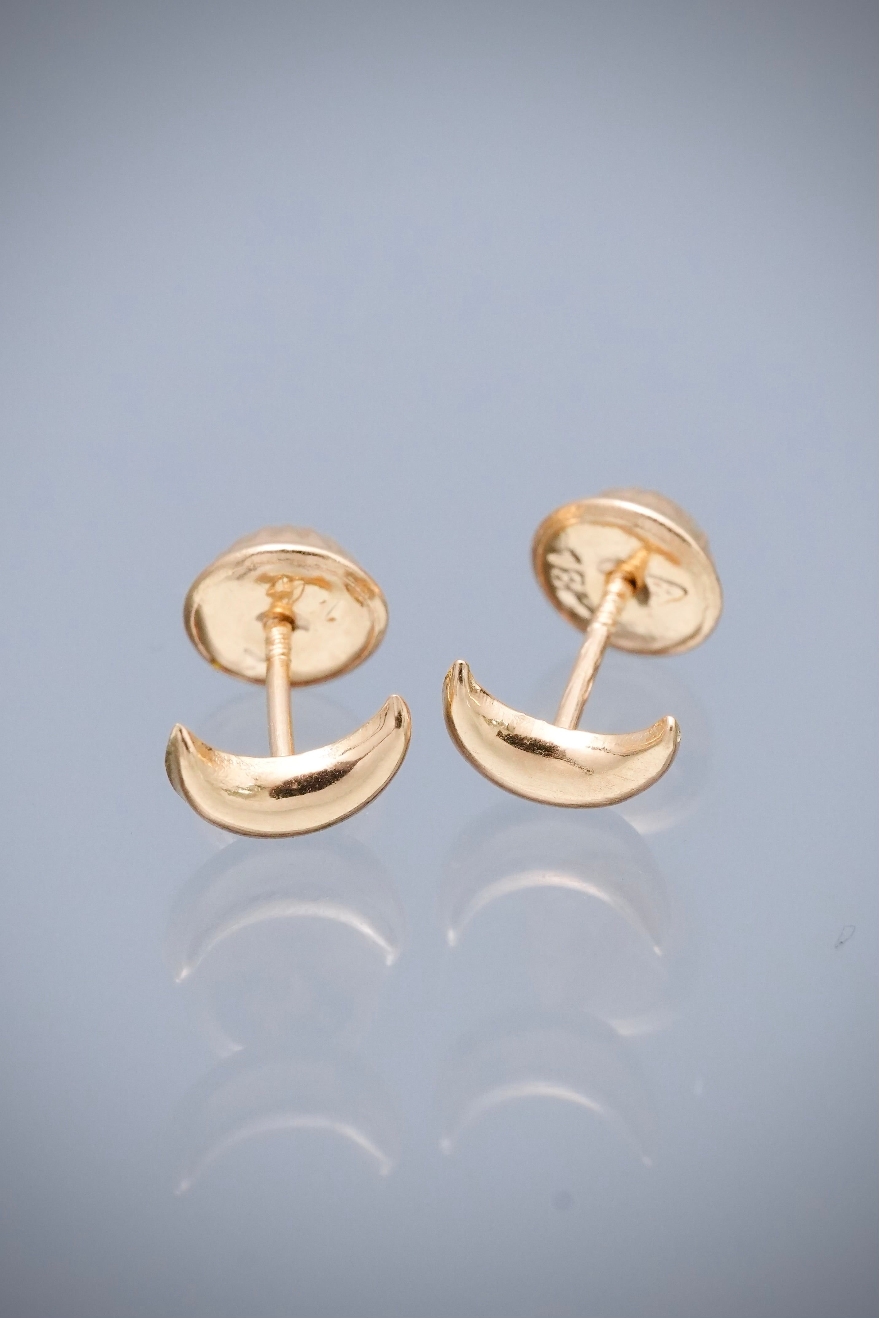 Topos de luna 0.45gr / Largo 0,6cm — Oro Amarillo