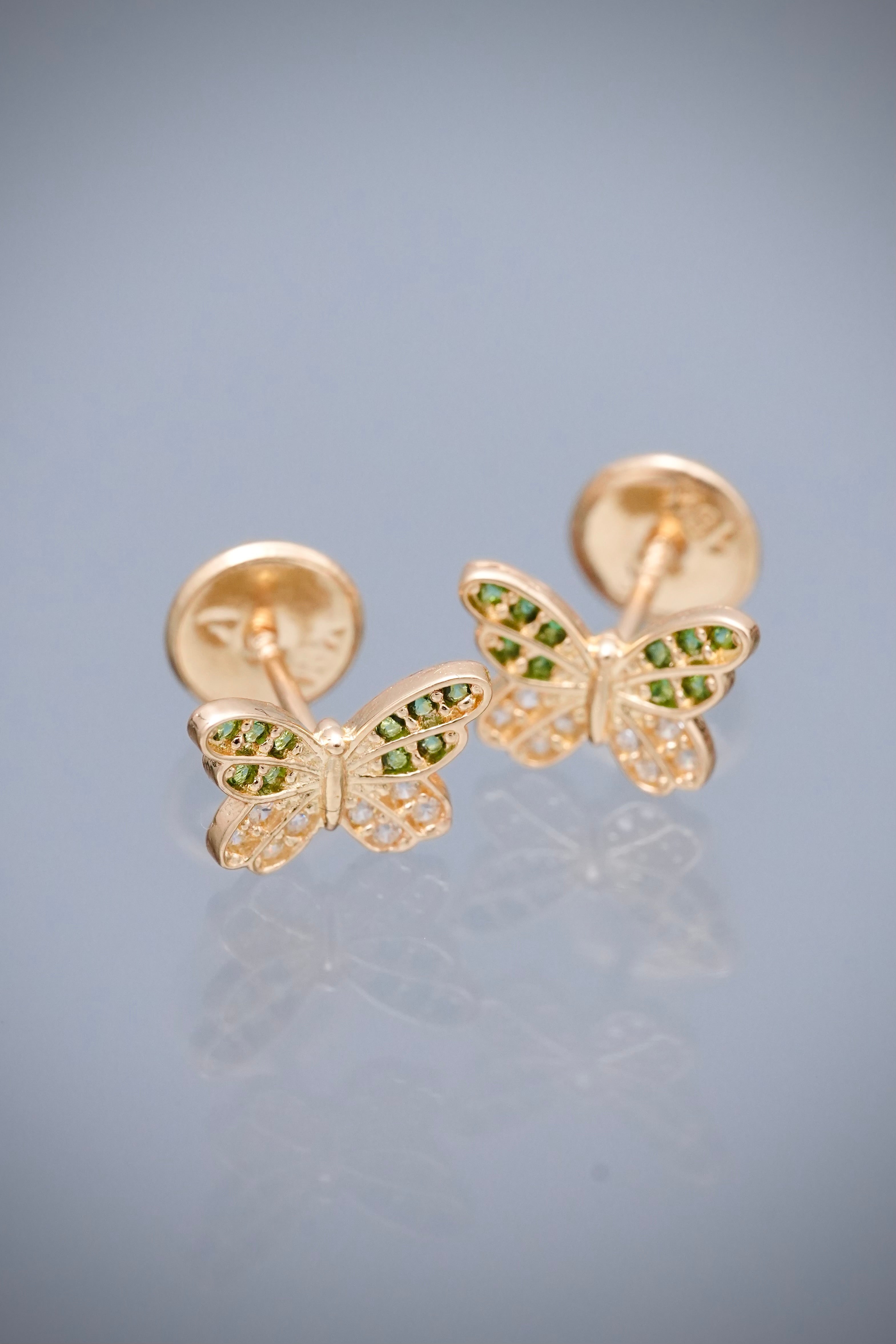 Topos mariposa con swarovski verde y blanco 1gr / Largo 0.6cm — Oro Amarillo