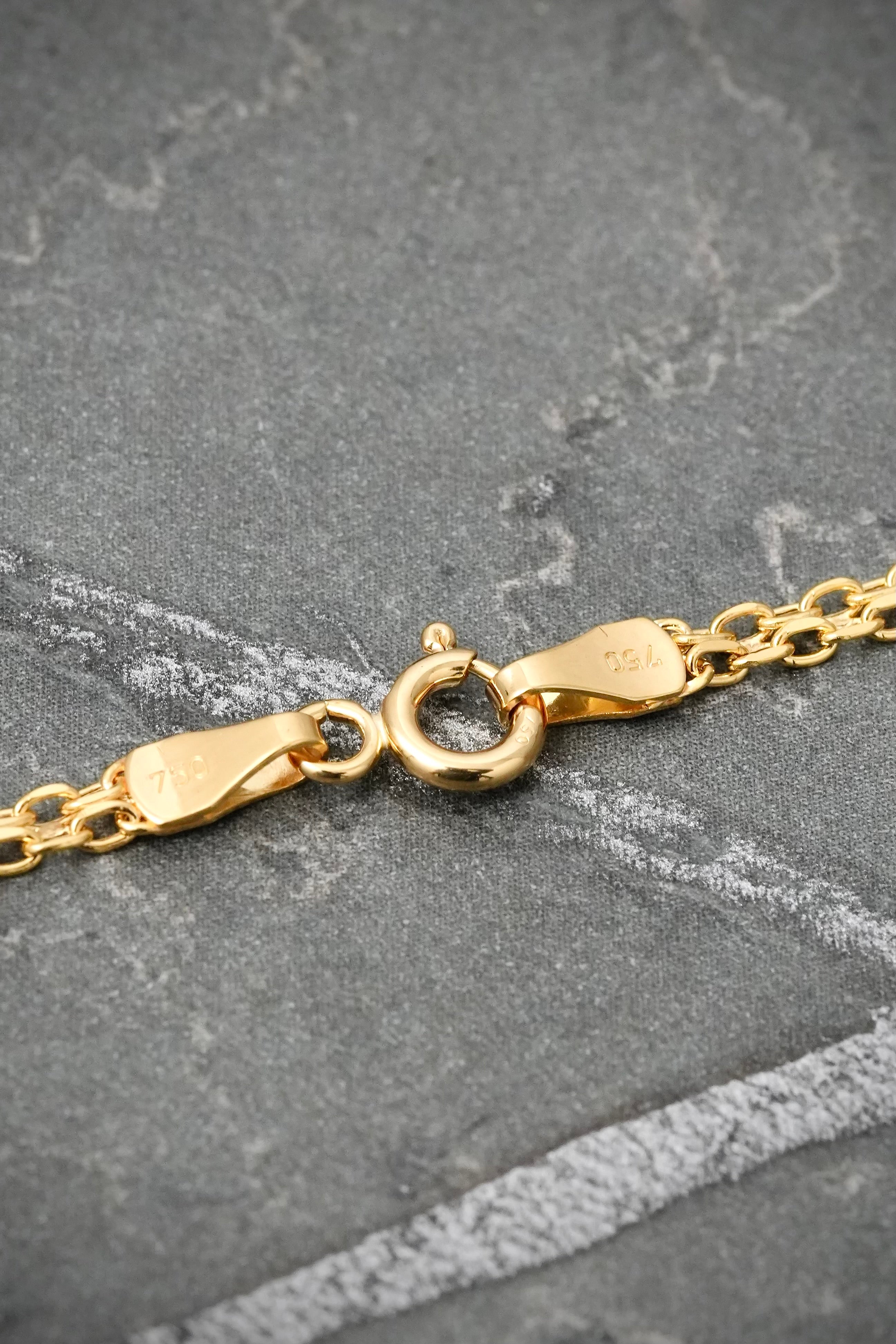 Cadena China 2.8gr / 45cm / 2.4mm — Oro Amarillo