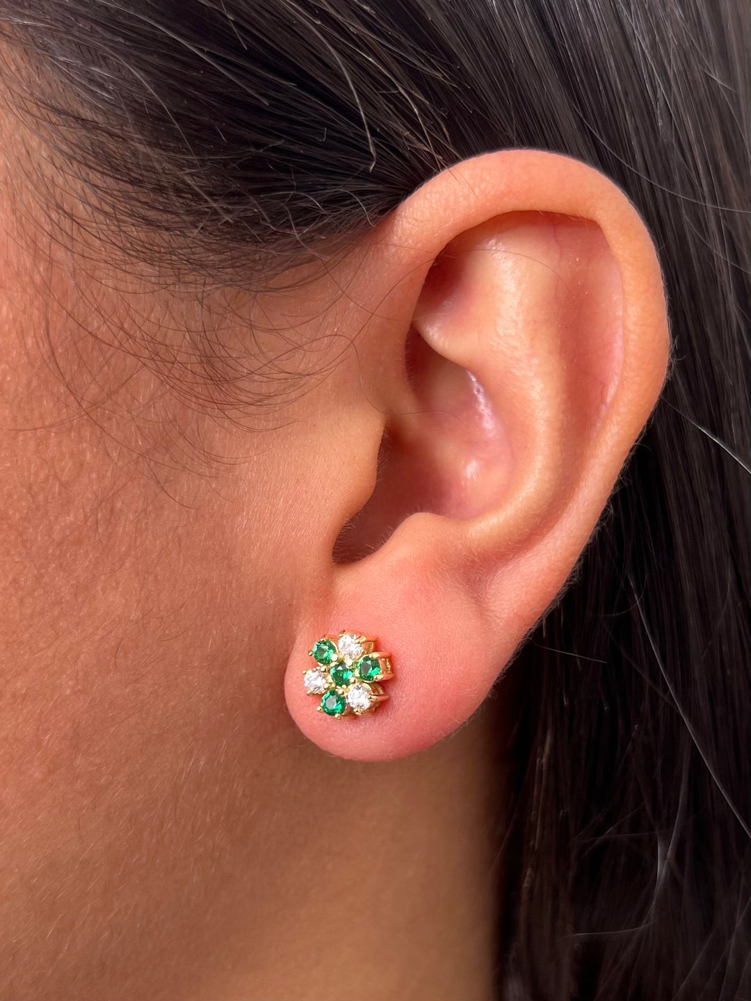 Topos flor con swarovski verde y blanco 4.95gr / Largo 0.8cm — Oro Amarillo