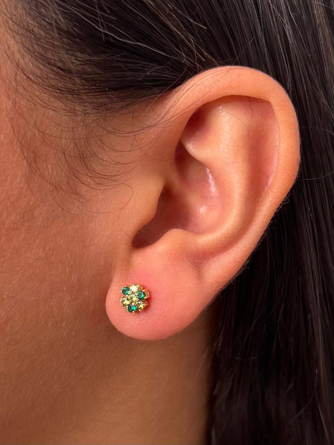 Topos flor con swarovski verde 2.2gr / Largo 0.6cm — Oro Amarillo