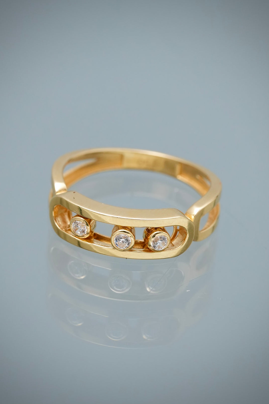 Anillo Mk con Swarovski Blanco 3.5gr / Talla 7 1/2 — Oro Amarillo