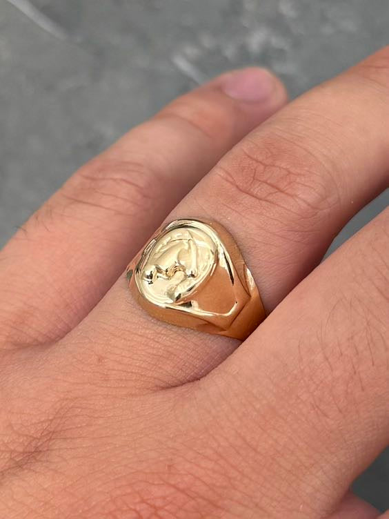 Anillo Caballo 2.2gr / Talla 9 1/4 — Oro Amarillo