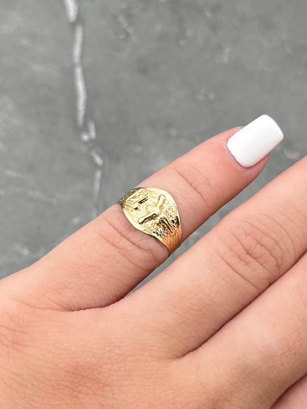 Anillo de Bebe Cristo 1.05gr / Talla 3 1/2 — Oro Amarillo