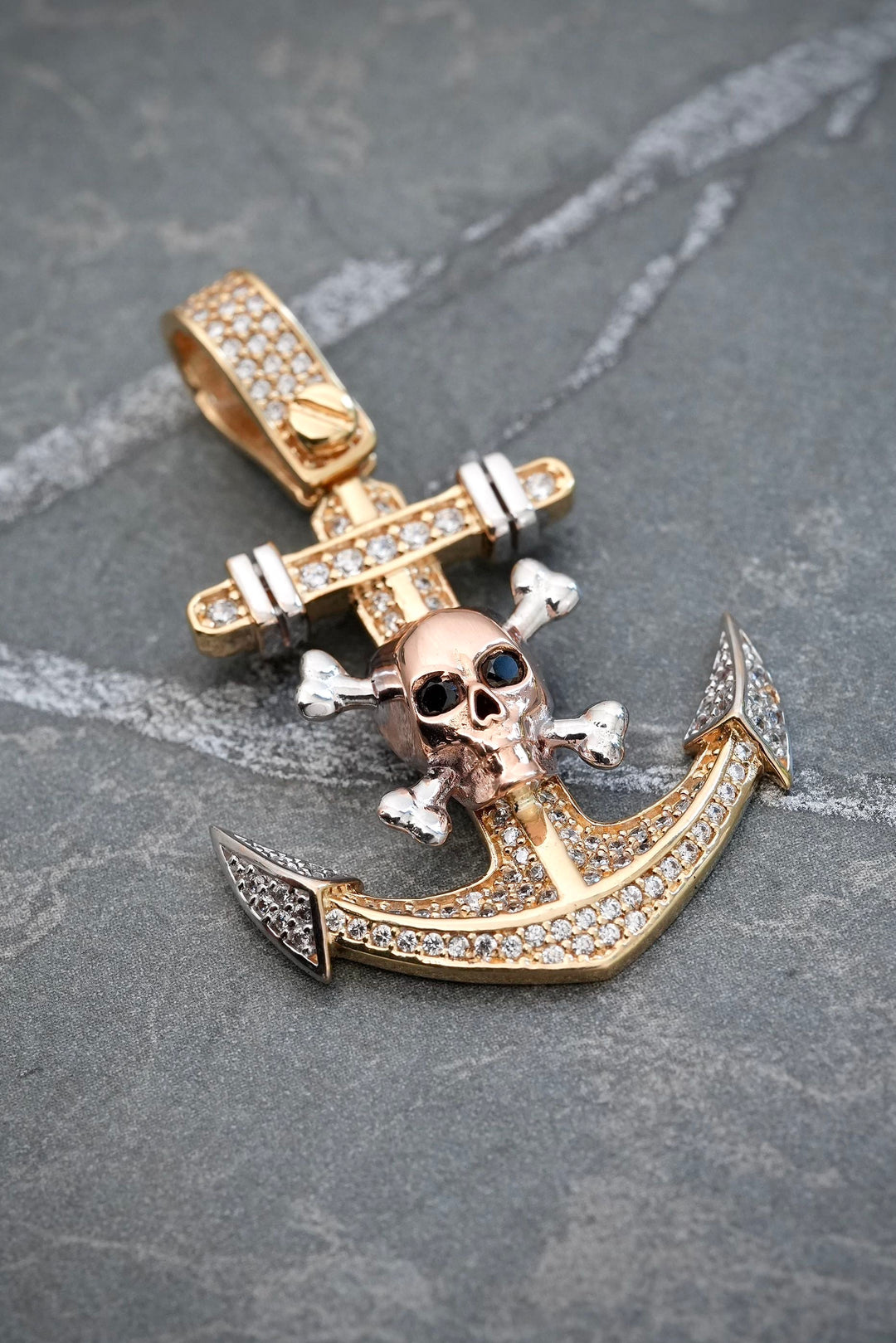 Dije ancla con swarovski blanco 9.05gr / Largo 4.1cm — Tres Oros