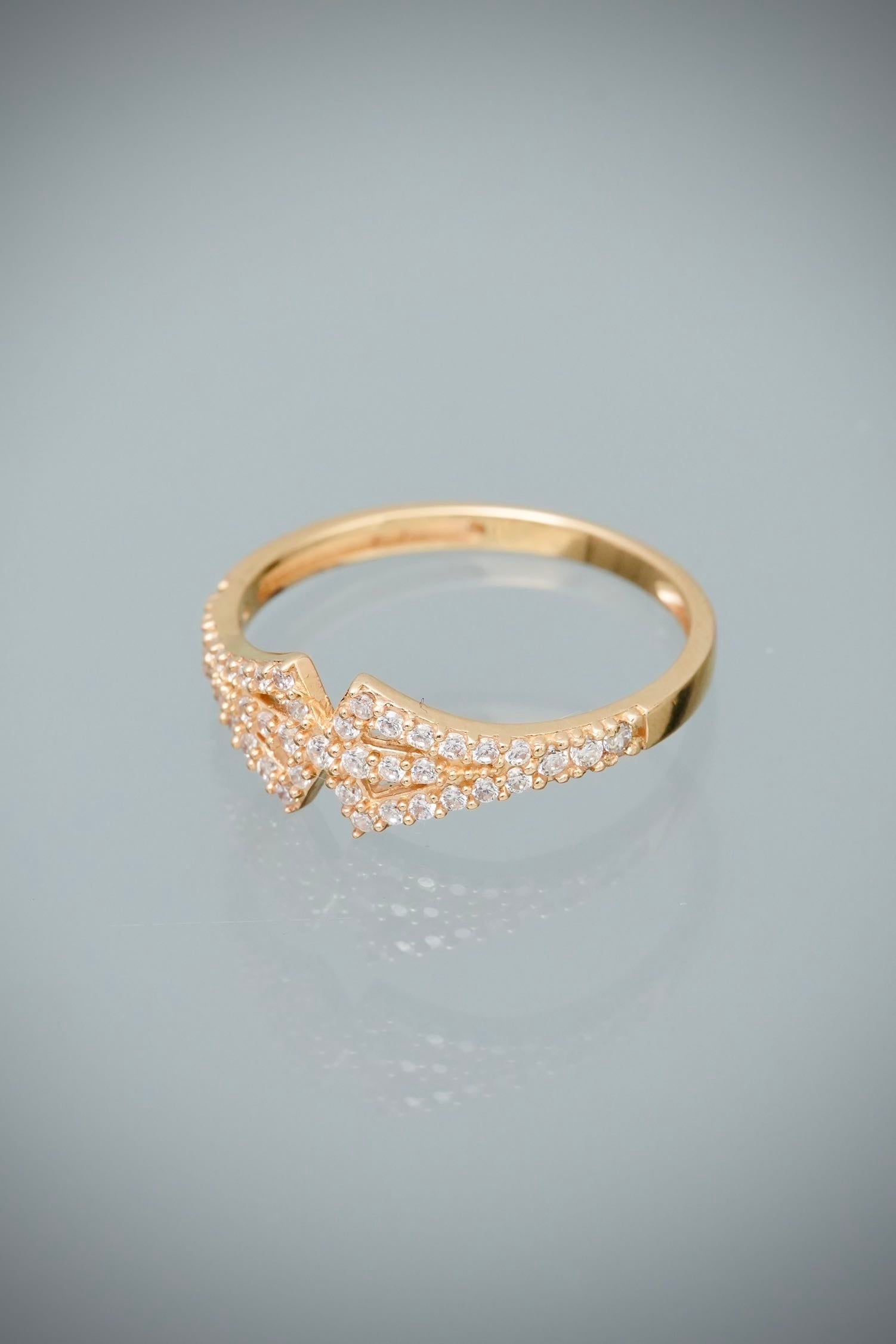 Anillo con swarovski Blanco 1.7gr / Talla 6 — Oro Amarillo