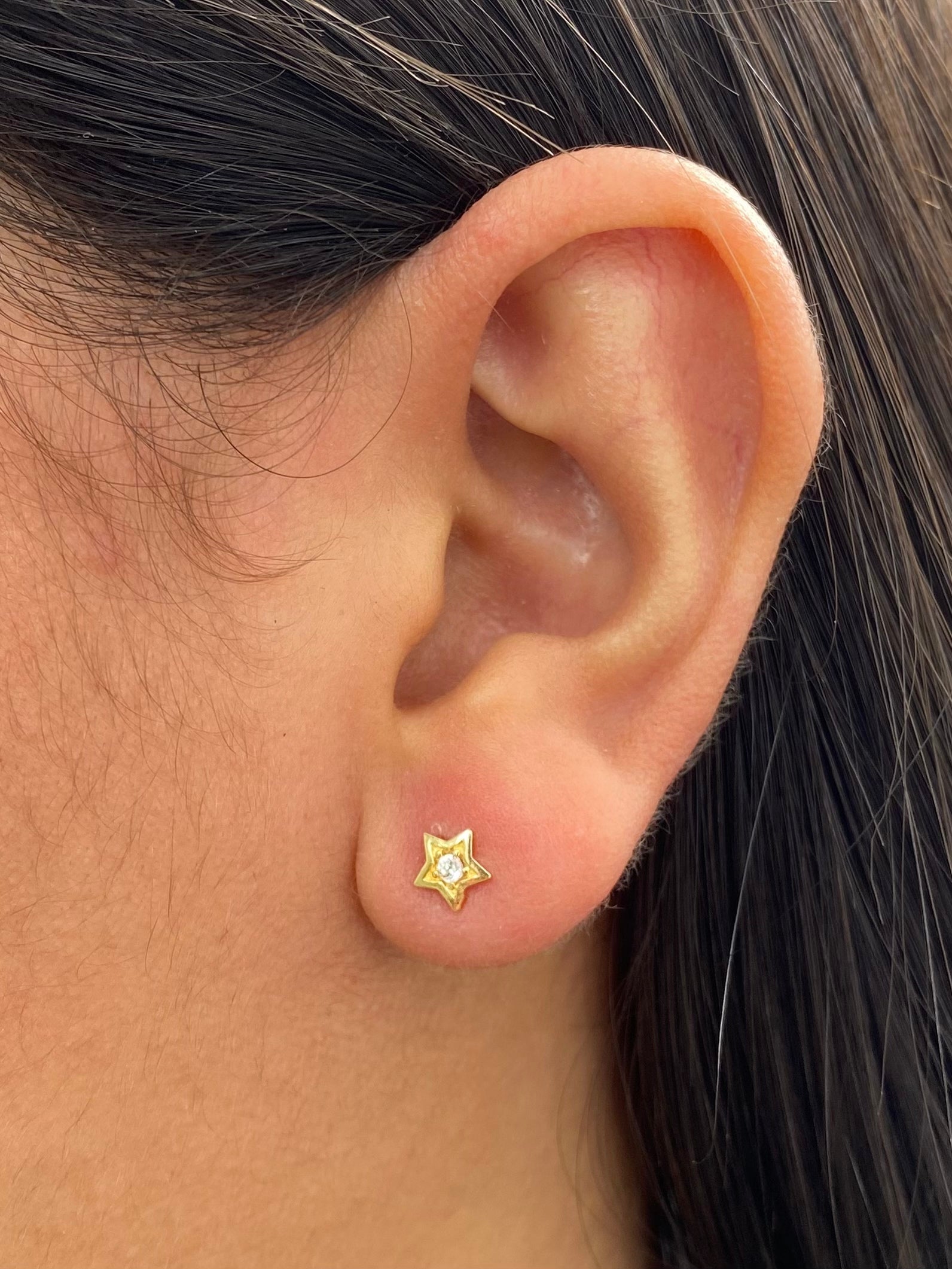 Topos estrella con swarovski blanco 0.75gr / Largo 0.6cm — Oro Amarillo