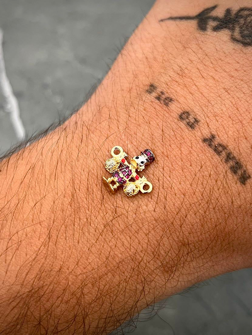 Herraje tio rico con swarovski fucsia y amarillo 1.45gr / Largo 1.5cm / Oro Amarillo Nac B