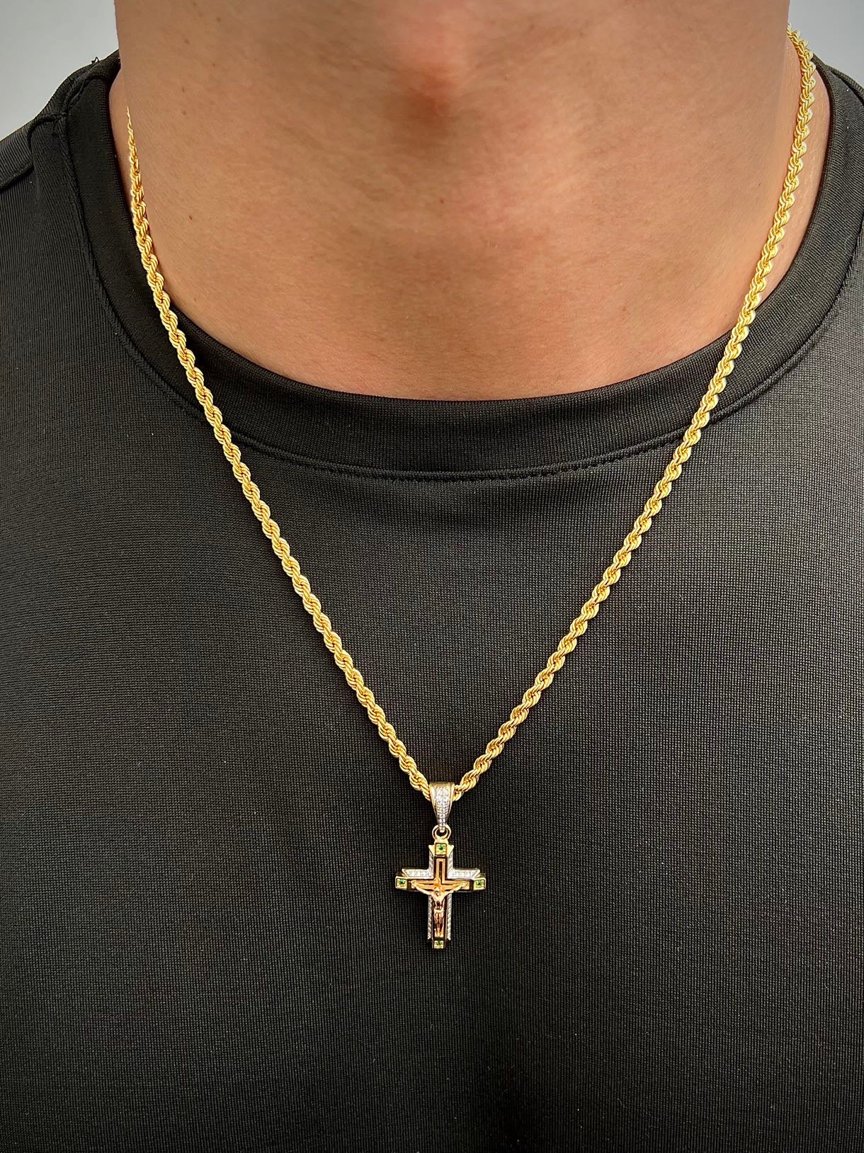 Dije cruz con cristo y swarovski blanco y verde 4.9gr / Largo 3.8cm — Oro Amarillo