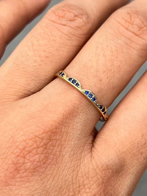 Anillo con swarovski azul 1.1gr / Talla 7 3/4 — Oro Amarillo