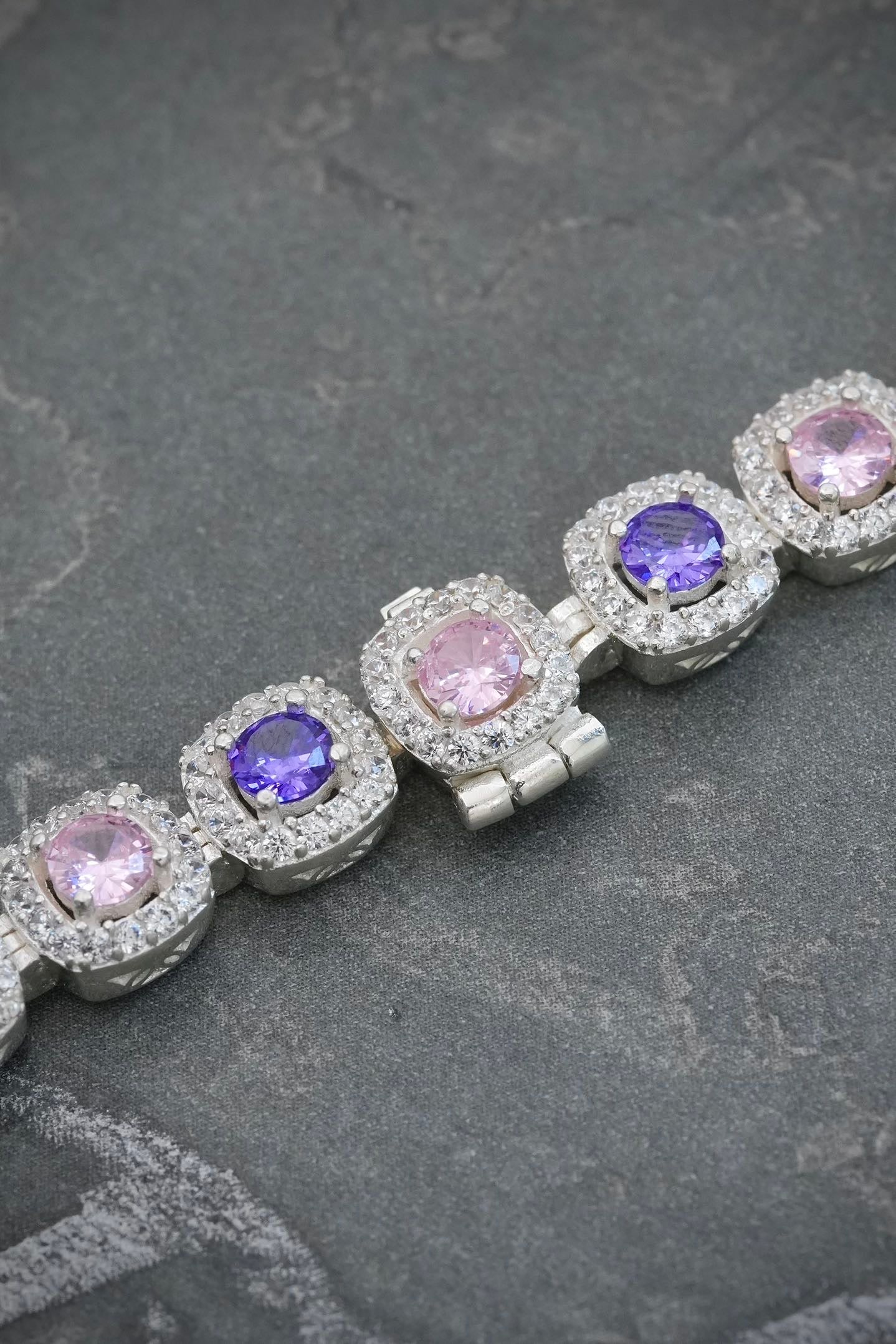 Cadena tenis con swarovski rosado y morado 59.6gr / Largo 50cm / Plata B