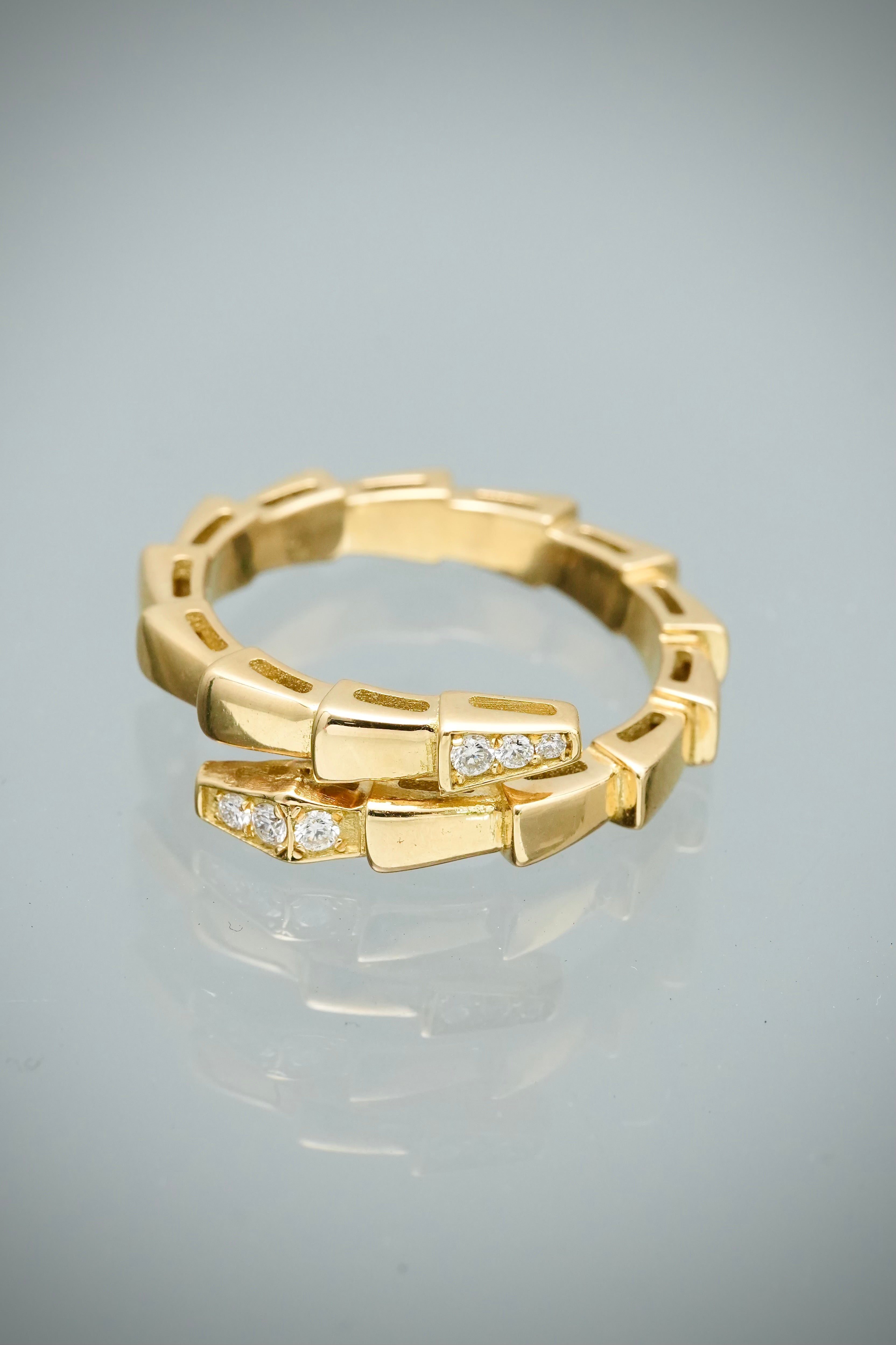 Anillo con 17pts de diamantes 7.95gr / TALLA 9 1/2 / Oro Amarillo (Joya) M