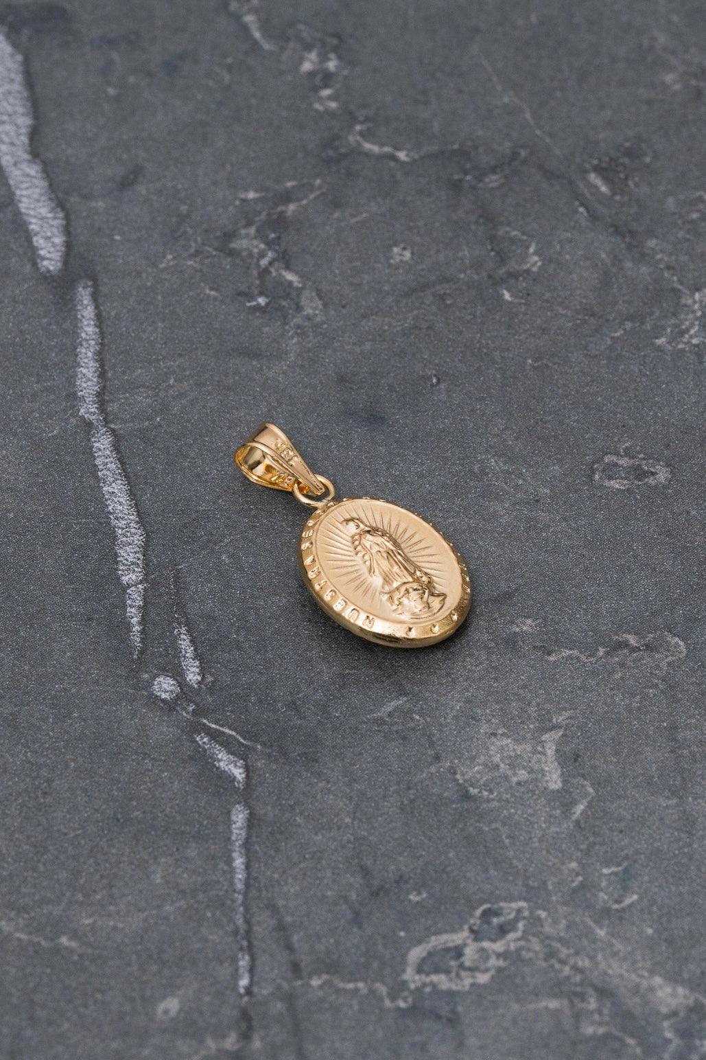 Dije virgen de guadalupe 0.65gr / Largo 2.0cm — Oro Amarillo