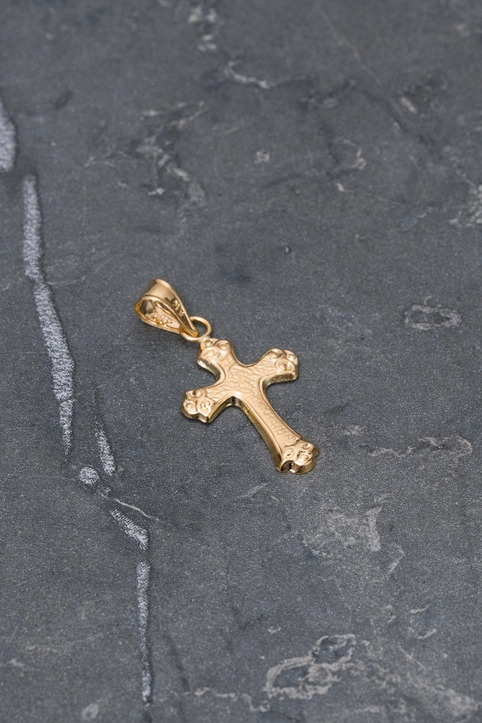 Dije de cruz 0.7gr / Largo 2.8cm / Oro Amarillo Nac P