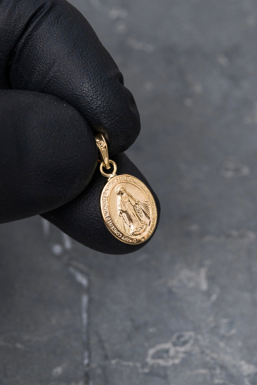 Dije virgen de la milagrosa 0.55gr / Largo 2.0cm — Oro Amarillo