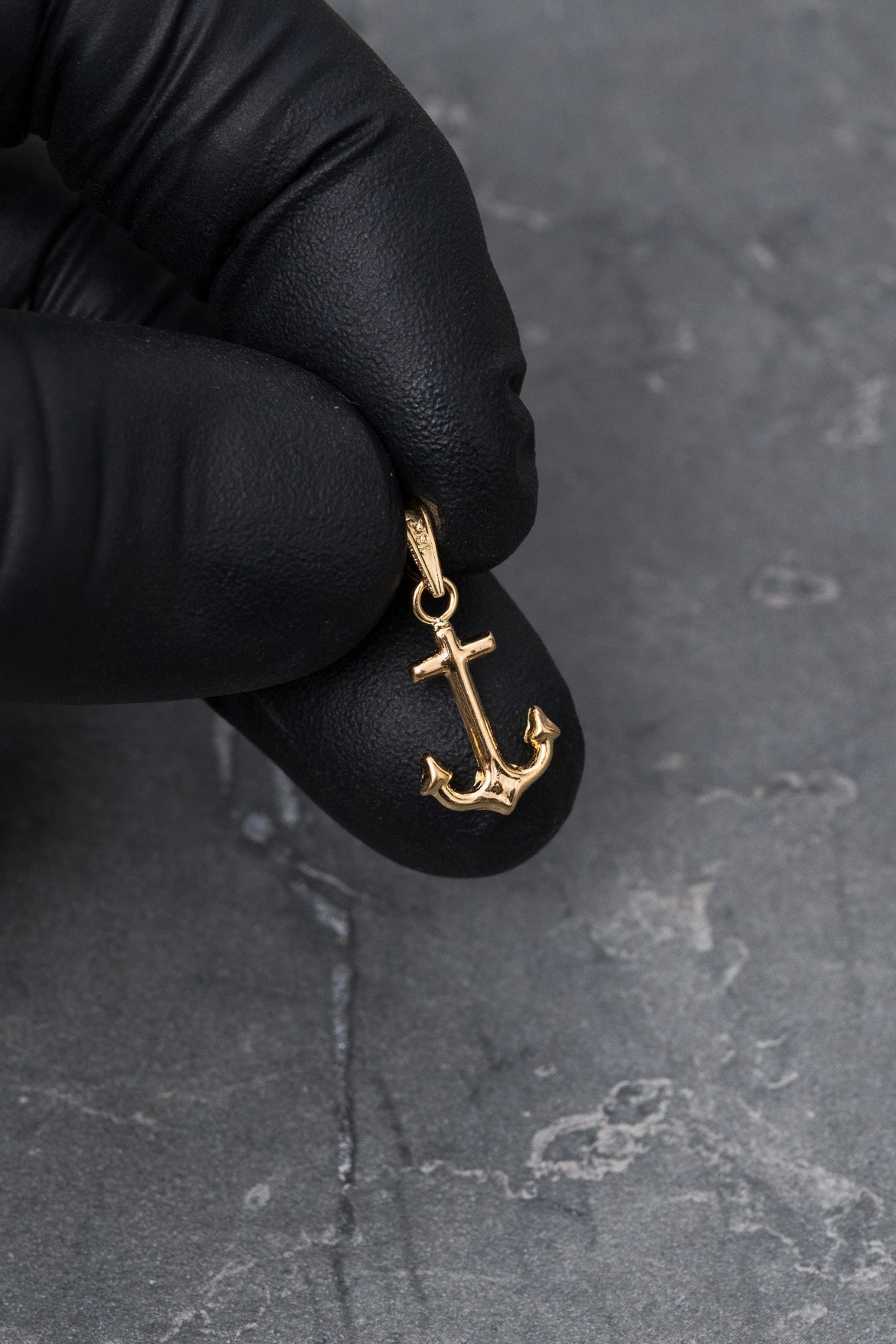 Dije de ancla 0.4gr / Largo 2.0cm — Oro Amarillo