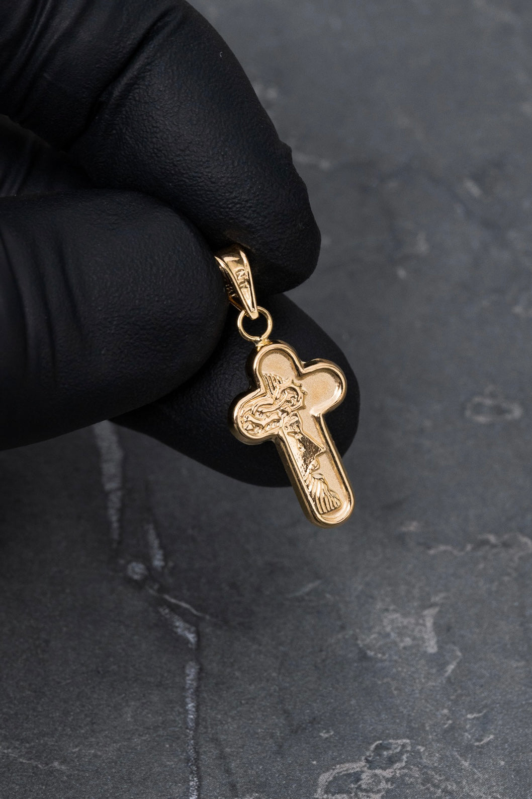 Dije cruz rostro de jesus 0.85gr / Largo 2.5cm / Oro Amarillo Nac P